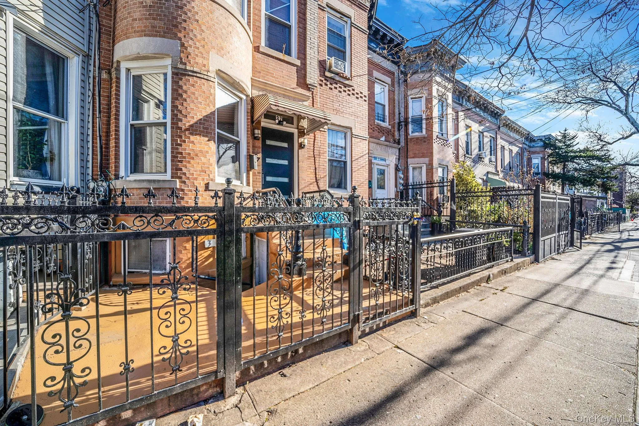 37 Grant Avenue, New York, NY, 3 Bedrooms Bedrooms, 4 Rooms Rooms,1 BathroomBathrooms,Residential,For Rent,Grant,0,1009998 37 Grant Avenue, New York, NY, 3 Bedrooms Bedrooms, 4 Rooms Rooms,1 BathroomBathrooms,Residential,For Rent,Grant,0,1009998