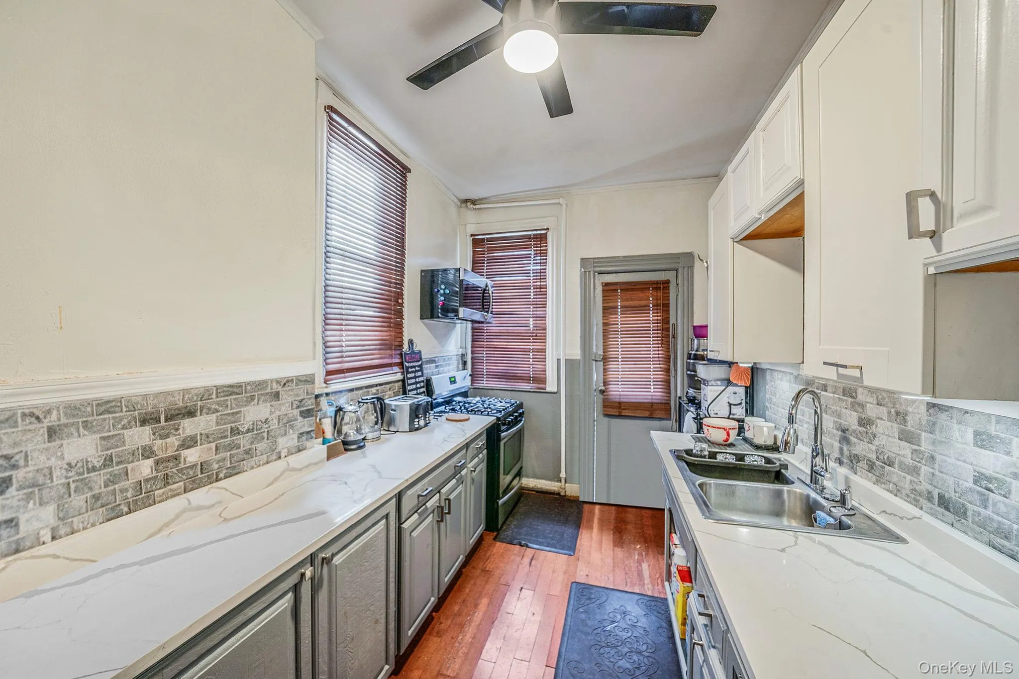 37 Grant Avenue, New York, NY, 3 Bedrooms Bedrooms, 4 Rooms Rooms,1 BathroomBathrooms,Residential,For Rent,Grant,0,1009998 37 Grant Avenue, New York, NY, 3 Bedrooms Bedrooms, 4 Rooms Rooms,1 BathroomBathrooms,Residential,For Rent,Grant,0,1009998