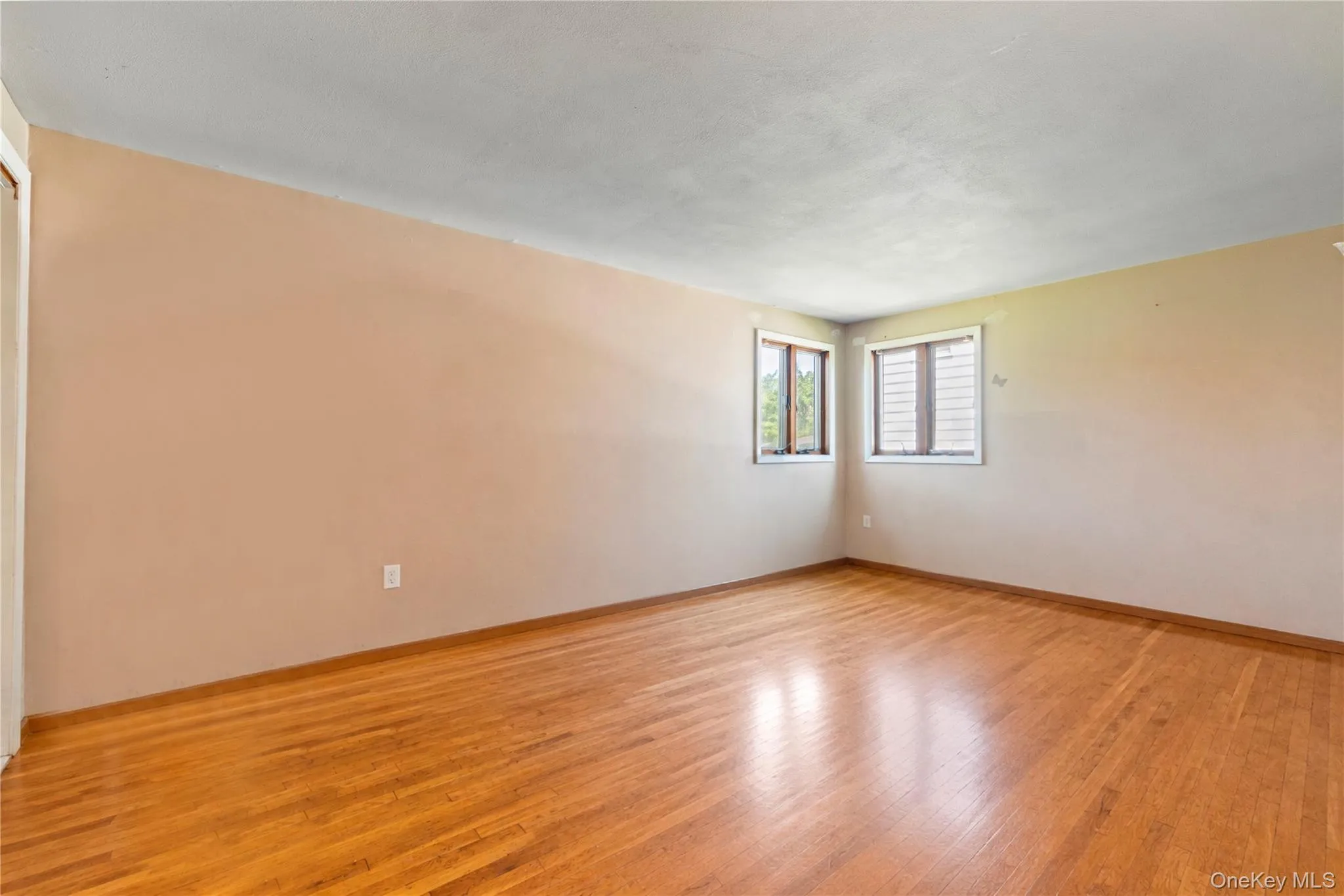Hardwood flooring throughout Hardwood flooring throughout