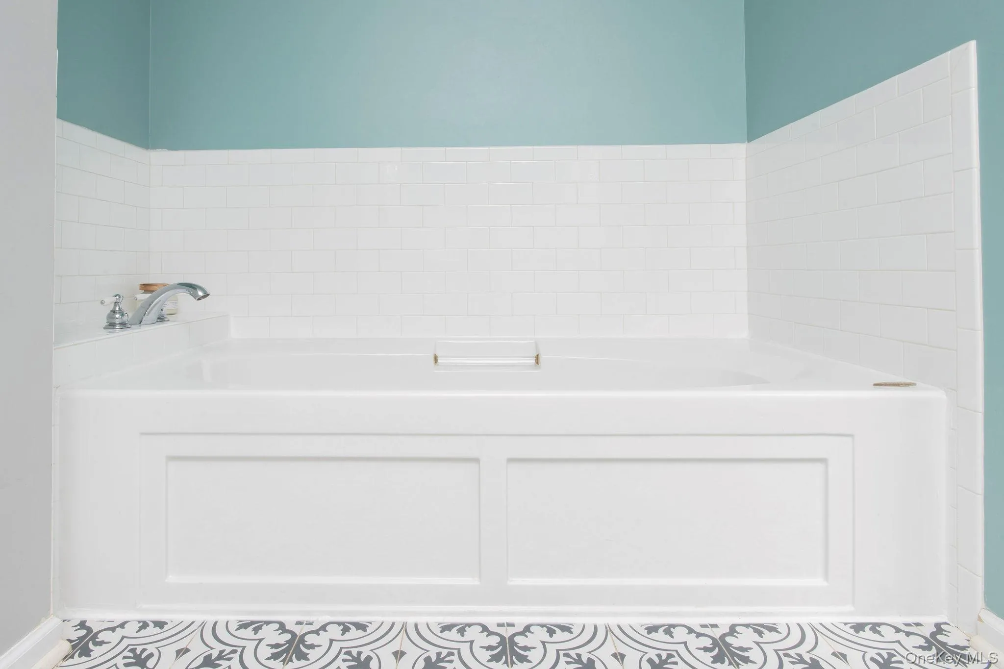 En suite primary bathroom with double vanity, full shower and bath. En suite primary bathroom with double vanity, full shower and bath.