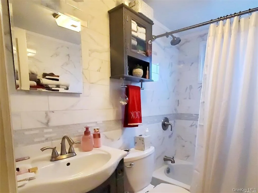 3 Piave Terrace, Babylon, NY, 2 Bedrooms Bedrooms, 4 Rooms Rooms,1 BathroomBathrooms,Residential Lease,For Rent,Terrace,0,1010003 3 Piave Terrace, Babylon, NY, 2 Bedrooms Bedrooms, 4 Rooms Rooms,1 BathroomBathrooms,Residential Lease,For Rent,Terrace,0,1010003