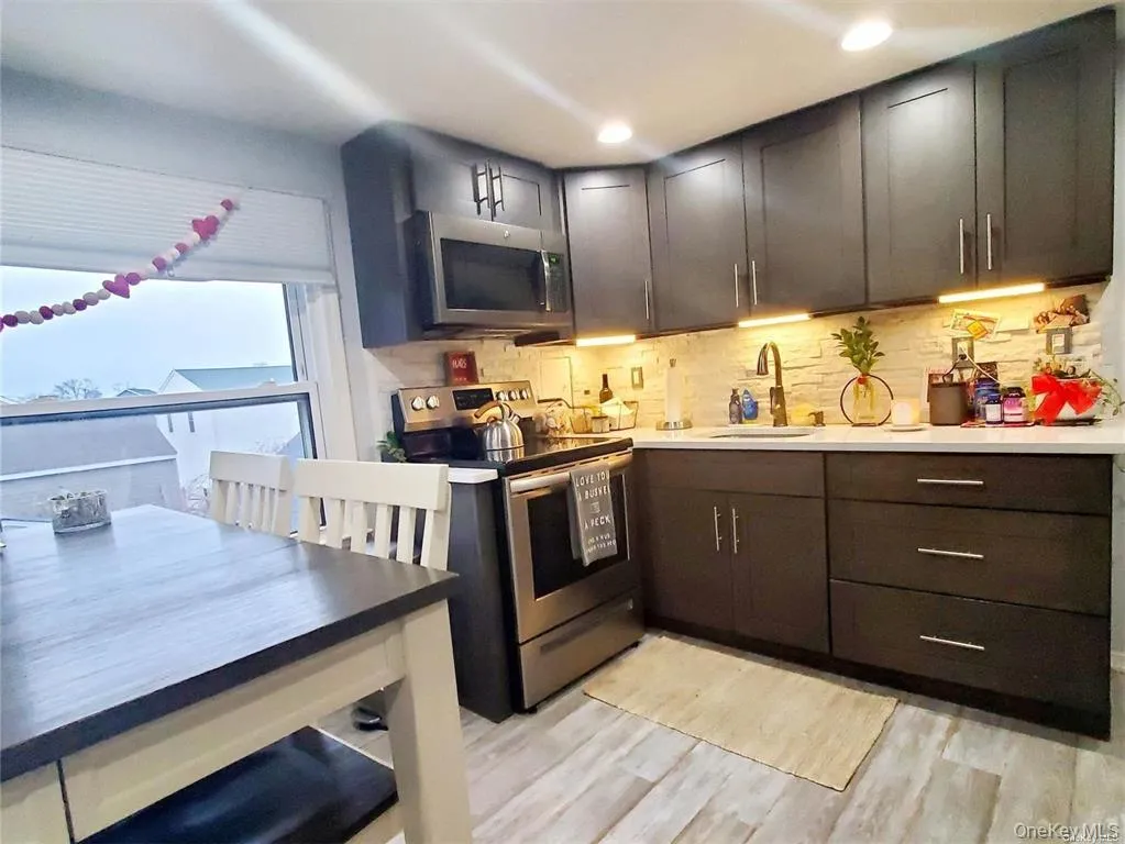 3 Piave Terrace, Babylon, NY, 2 Bedrooms Bedrooms, 4 Rooms Rooms,1 BathroomBathrooms,Residential Lease,For Rent,Terrace,0,1010003 3 Piave Terrace, Babylon, NY, 2 Bedrooms Bedrooms, 4 Rooms Rooms,1 BathroomBathrooms,Residential Lease,For Rent,Terrace,0,1010003