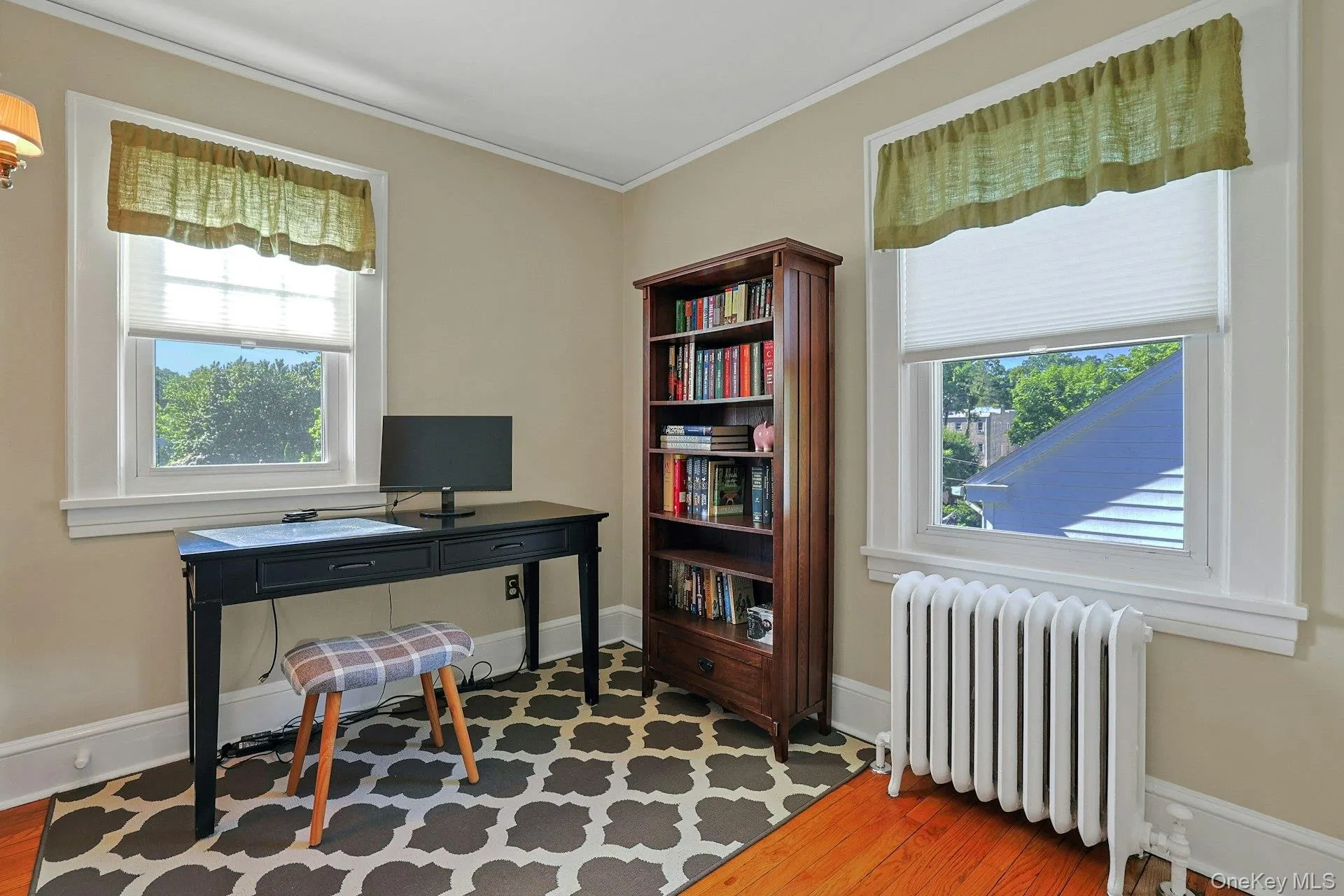 Bedroom room 3 is currently used as an office Bedroom room 3 is currently used as an office