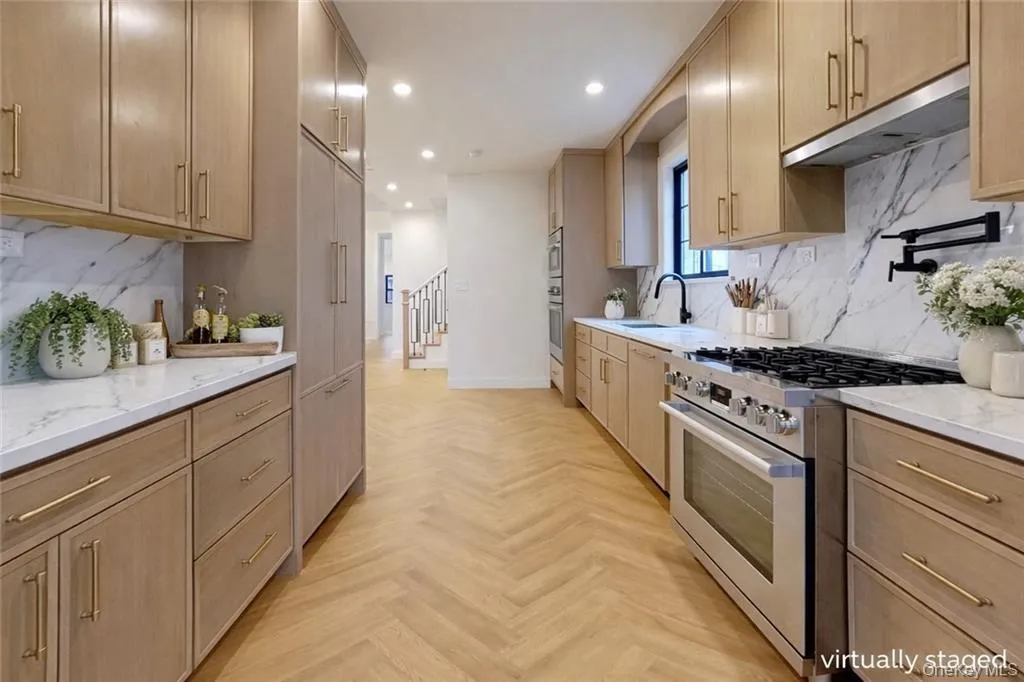 8515 Wareham Place, New York, NY, 5 Bedrooms Bedrooms, 9 Rooms Rooms,1 BathroomBathrooms,Residential,For Rent,Wareham,0,1010007 8515 Wareham Place, New York, NY, 5 Bedrooms Bedrooms, 9 Rooms Rooms,1 BathroomBathrooms,Residential,For Rent,Wareham,0,1010007