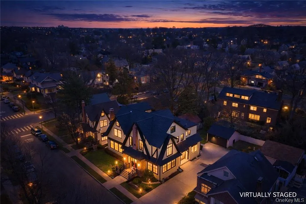 8515 Wareham Place, New York, NY, 5 Bedrooms Bedrooms, 9 Rooms Rooms,1 BathroomBathrooms,Residential,For Rent,Wareham,0,1010007 8515 Wareham Place, New York, NY, 5 Bedrooms Bedrooms, 9 Rooms Rooms,1 BathroomBathrooms,Residential,For Rent,Wareham,0,1010007
