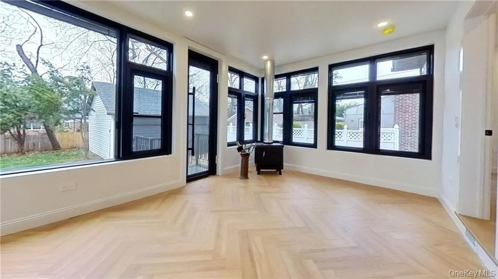 8515 Wareham Place, New York, NY, 5 Bedrooms Bedrooms, 9 Rooms Rooms,1 BathroomBathrooms,Residential,For Rent,Wareham,0,1010007 8515 Wareham Place, New York, NY, 5 Bedrooms Bedrooms, 9 Rooms Rooms,1 BathroomBathrooms,Residential,For Rent,Wareham,0,1010007