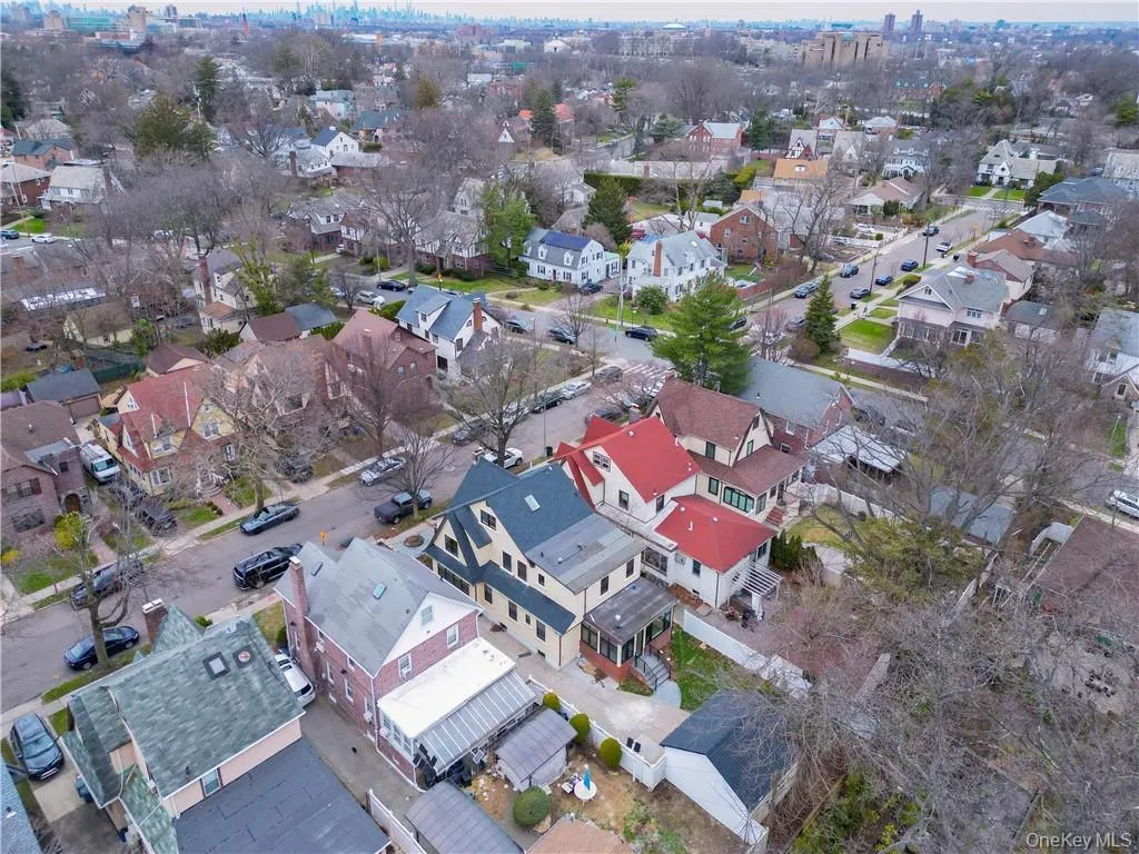 8515 Wareham Place, New York, NY, 5 Bedrooms Bedrooms, 9 Rooms Rooms,1 BathroomBathrooms,Residential,For Rent,Wareham,0,1010007 8515 Wareham Place, New York, NY, 5 Bedrooms Bedrooms, 9 Rooms Rooms,1 BathroomBathrooms,Residential,For Rent,Wareham,0,1010007