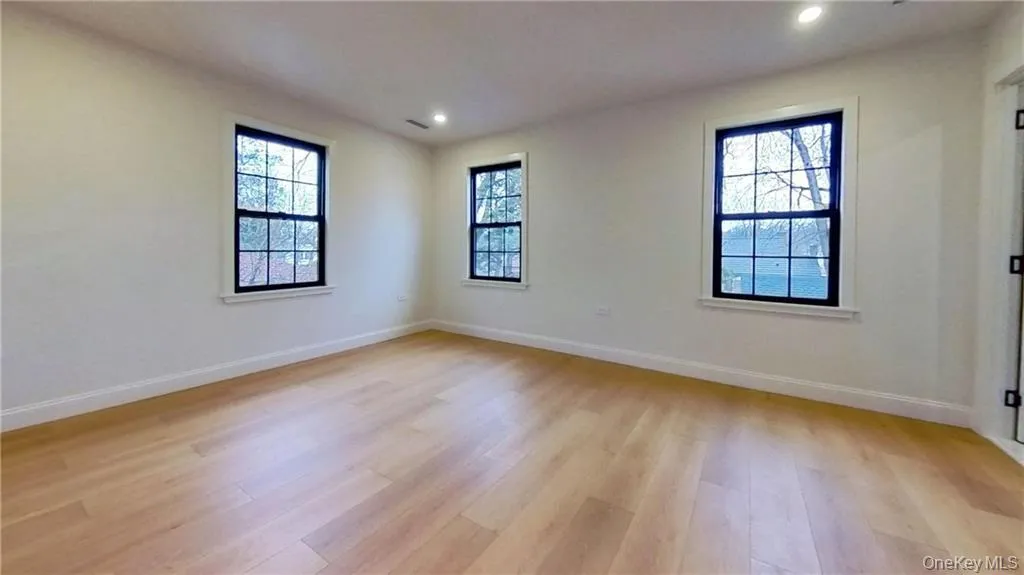 8515 Wareham Place, New York, NY, 5 Bedrooms Bedrooms, 9 Rooms Rooms,1 BathroomBathrooms,Residential,For Rent,Wareham,0,1010007 8515 Wareham Place, New York, NY, 5 Bedrooms Bedrooms, 9 Rooms Rooms,1 BathroomBathrooms,Residential,For Rent,Wareham,0,1010007