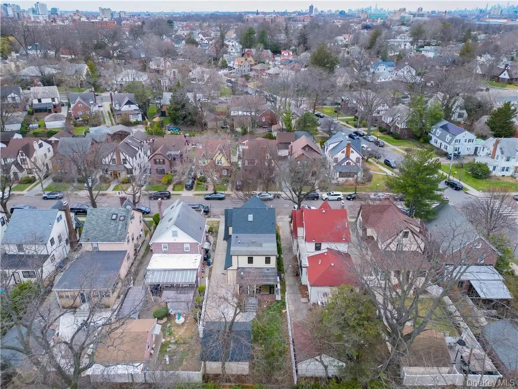 8515 Wareham Place, New York, NY, 5 Bedrooms Bedrooms, 9 Rooms Rooms,1 BathroomBathrooms,Residential,For Rent,Wareham,0,1010007 8515 Wareham Place, New York, NY, 5 Bedrooms Bedrooms, 9 Rooms Rooms,1 BathroomBathrooms,Residential,For Rent,Wareham,0,1010007