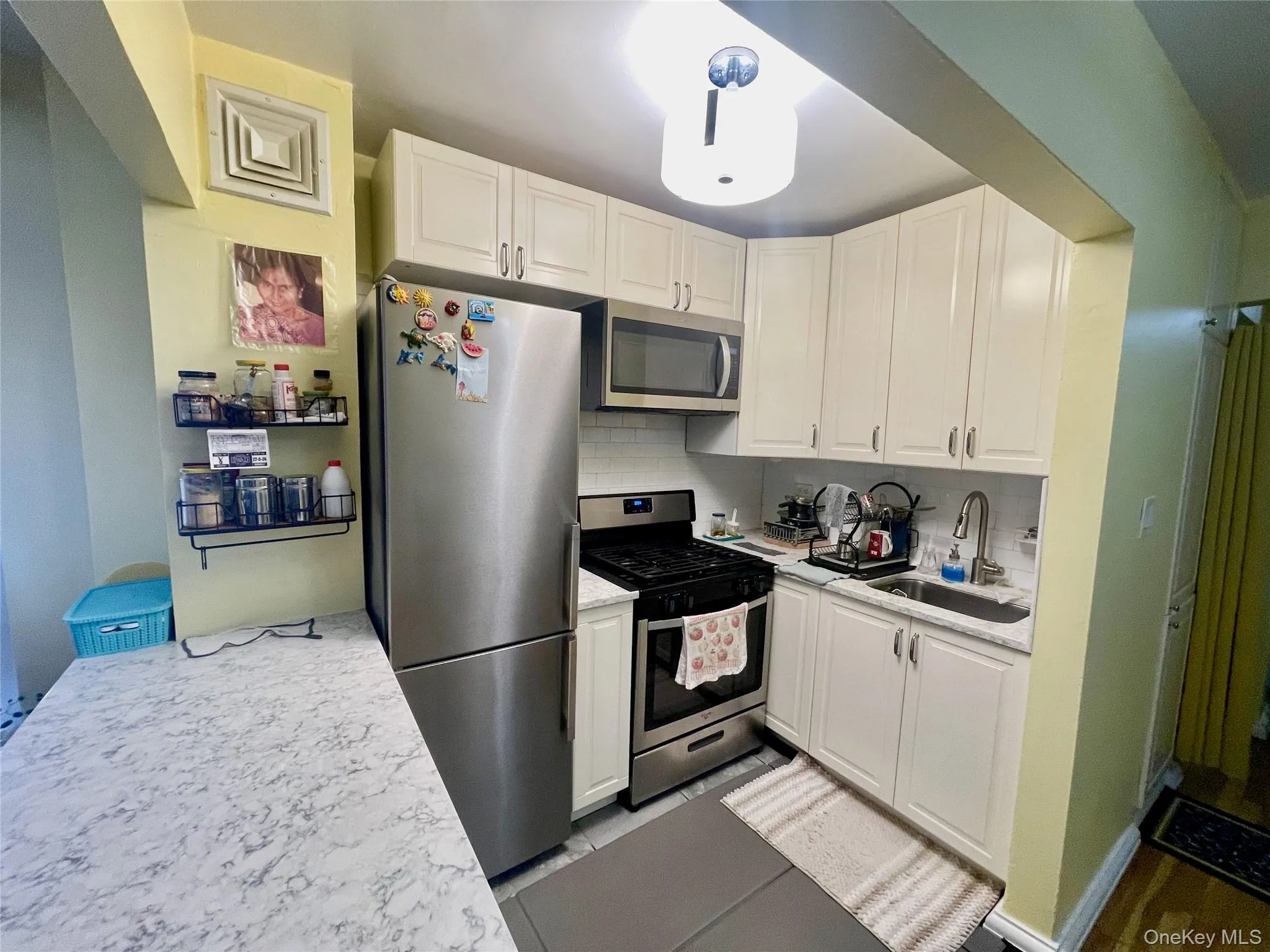 94-11 59 Avenue, New York, NY, 1 Bedroom Bedrooms, 3 Rooms Rooms,1 BathroomBathrooms,Residential,For Rent,59,0,1010009 94-11 59 Avenue, New York, NY, 1 Bedroom Bedrooms, 3 Rooms Rooms,1 BathroomBathrooms,Residential,For Rent,59,0,1010009