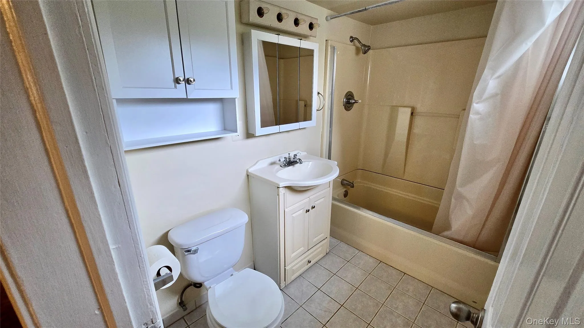 160 Orange Turnpike, Ramapo, NY, 2 Bedrooms Bedrooms, 4 Rooms Rooms,1 BathroomBathrooms,Residential Lease,For Rent,Orange,0,1010011 160 Orange Turnpike, Ramapo, NY, 2 Bedrooms Bedrooms, 4 Rooms Rooms,1 BathroomBathrooms,Residential Lease,For Rent,Orange,0,1010011