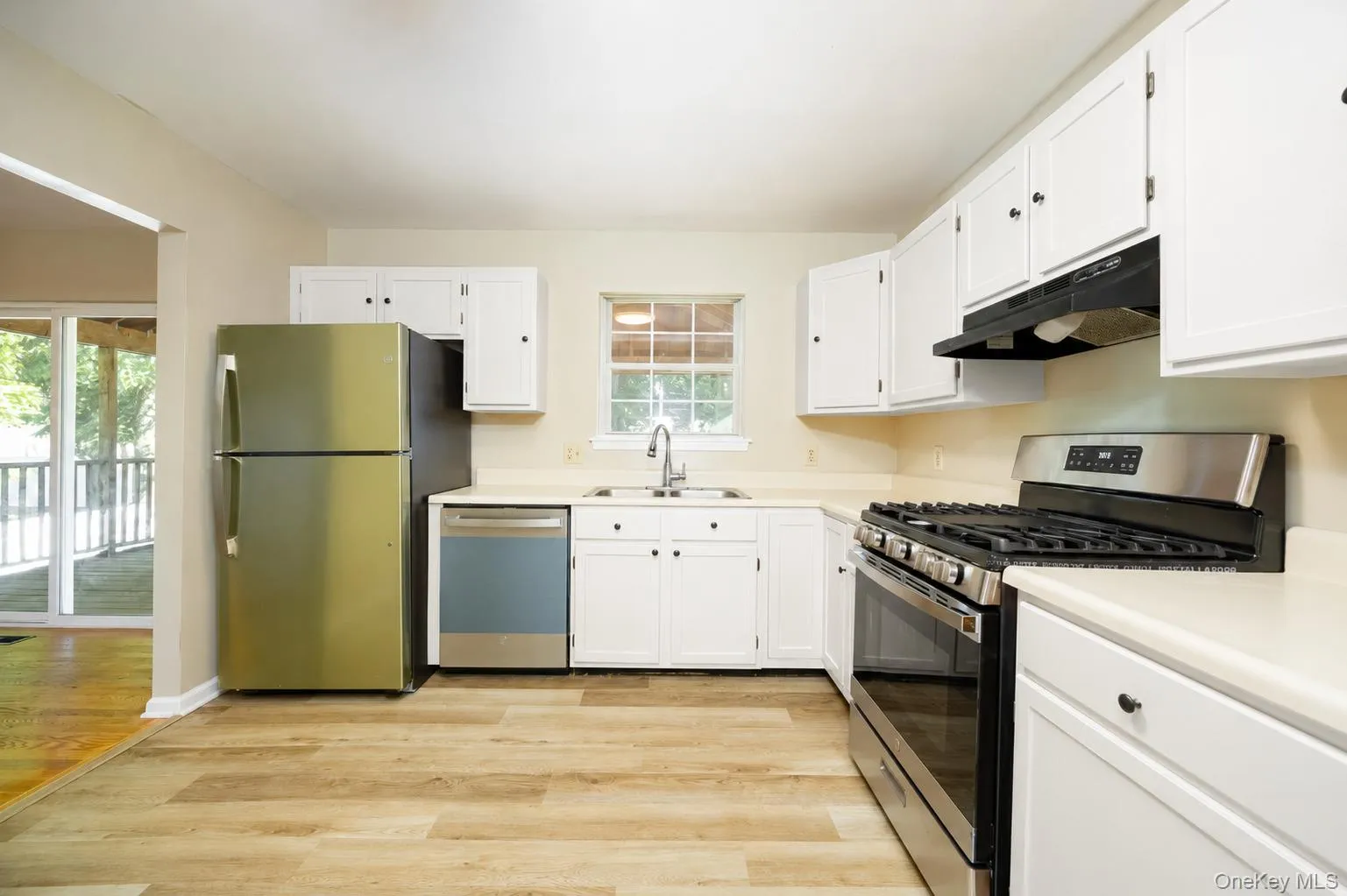 14 Hawkins Street, Poughkeepsie (town), NY, 4 Bedrooms Bedrooms, 11 Rooms Rooms,3 BathroomsBathrooms,Residential,For Rent,Hawkins,0,1010014 14 Hawkins Street, Poughkeepsie (town), NY, 4 Bedrooms Bedrooms, 11 Rooms Rooms,3 BathroomsBathrooms,Residential,For Rent,Hawkins,0,1010014