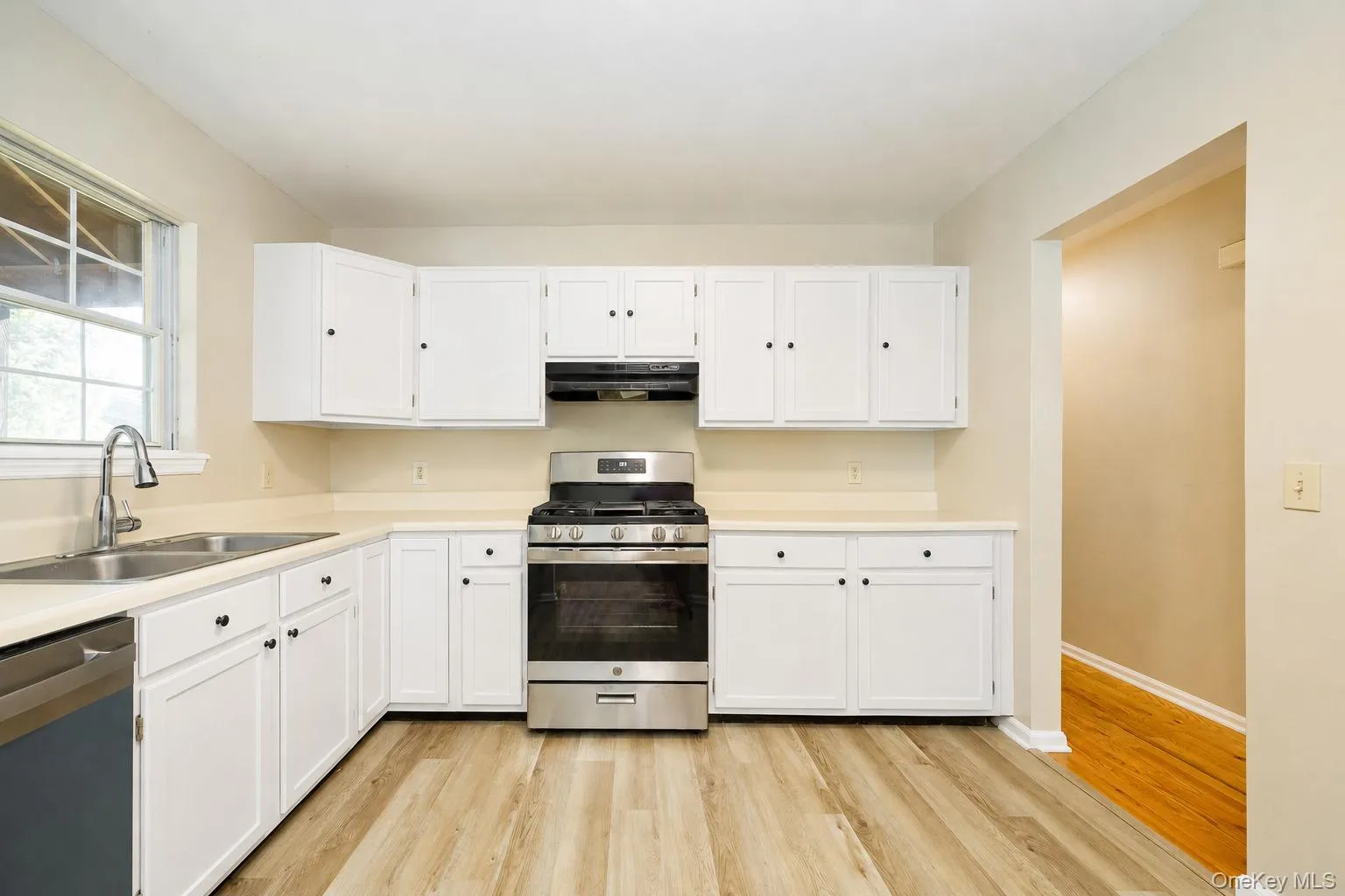 14 Hawkins Street, Poughkeepsie (town), NY, 4 Bedrooms Bedrooms, 11 Rooms Rooms,3 BathroomsBathrooms,Residential,For Rent,Hawkins,0,1010014 14 Hawkins Street, Poughkeepsie (town), NY, 4 Bedrooms Bedrooms, 11 Rooms Rooms,3 BathroomsBathrooms,Residential,For Rent,Hawkins,0,1010014