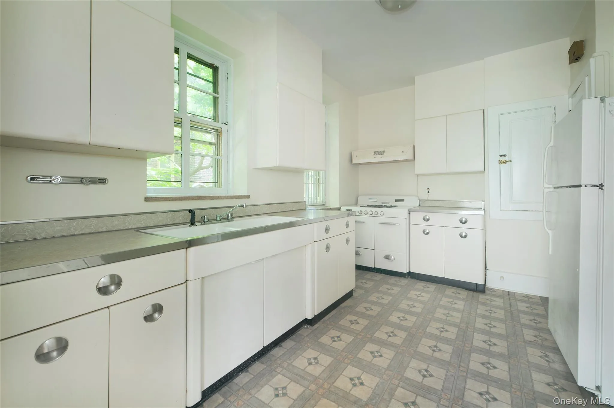 34-22 81 Street, New York, NY, 3 Bedrooms Bedrooms, 6 Rooms Rooms,2 BathroomsBathrooms,Residential,For Rent,81,0,1010021 34-22 81 Street, New York, NY, 3 Bedrooms Bedrooms, 6 Rooms Rooms,2 BathroomsBathrooms,Residential,For Rent,81,0,1010021