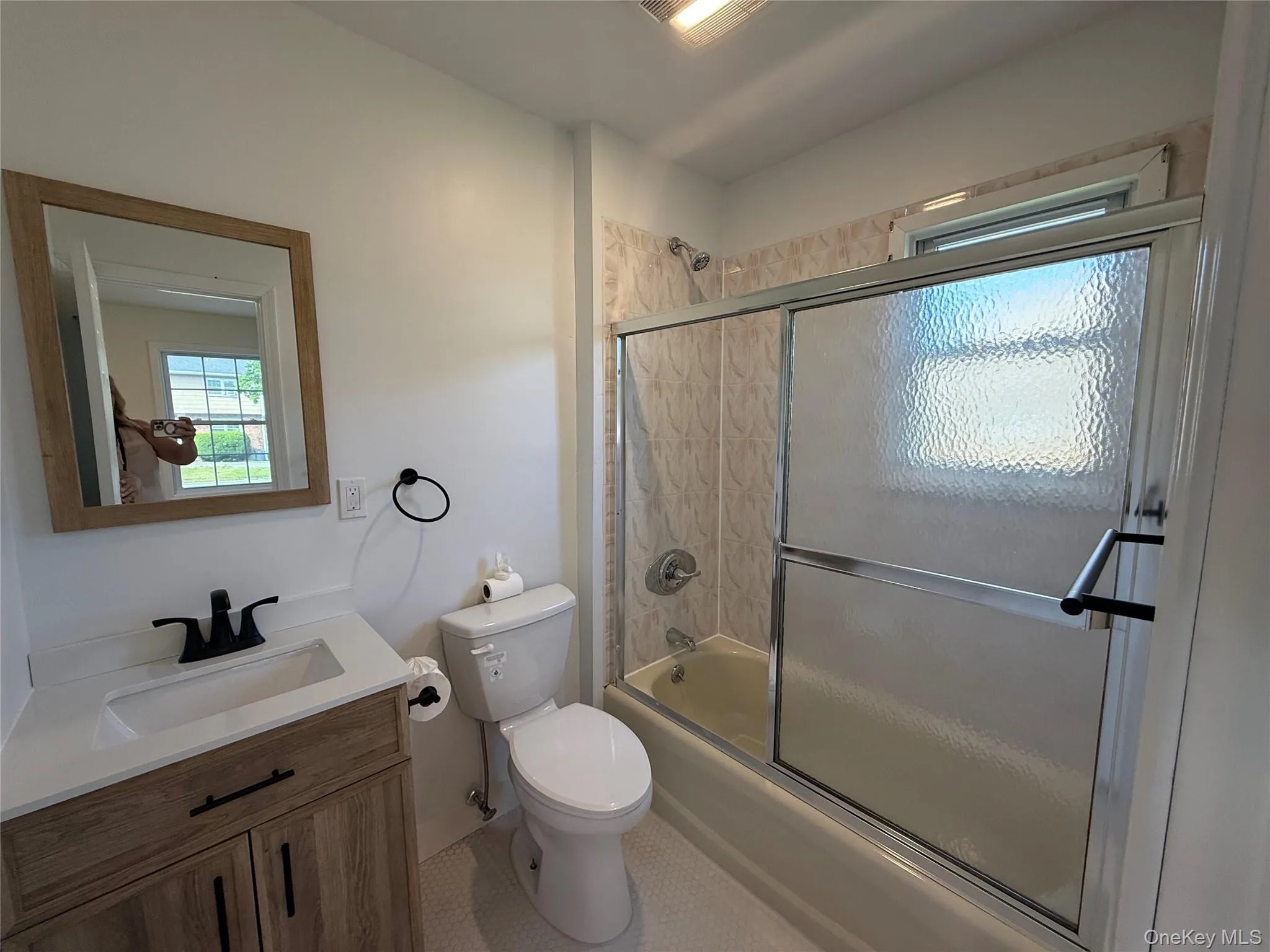 1599 3rd Street, West Babylon, NY, 3 Bedrooms Bedrooms, 6 Rooms Rooms,1 BathroomBathrooms,Residential Lease,For Rent,3rd,0,1010023 1599 3rd Street, West Babylon, NY, 3 Bedrooms Bedrooms, 6 Rooms Rooms,1 BathroomBathrooms,Residential Lease,For Rent,3rd,0,1010023