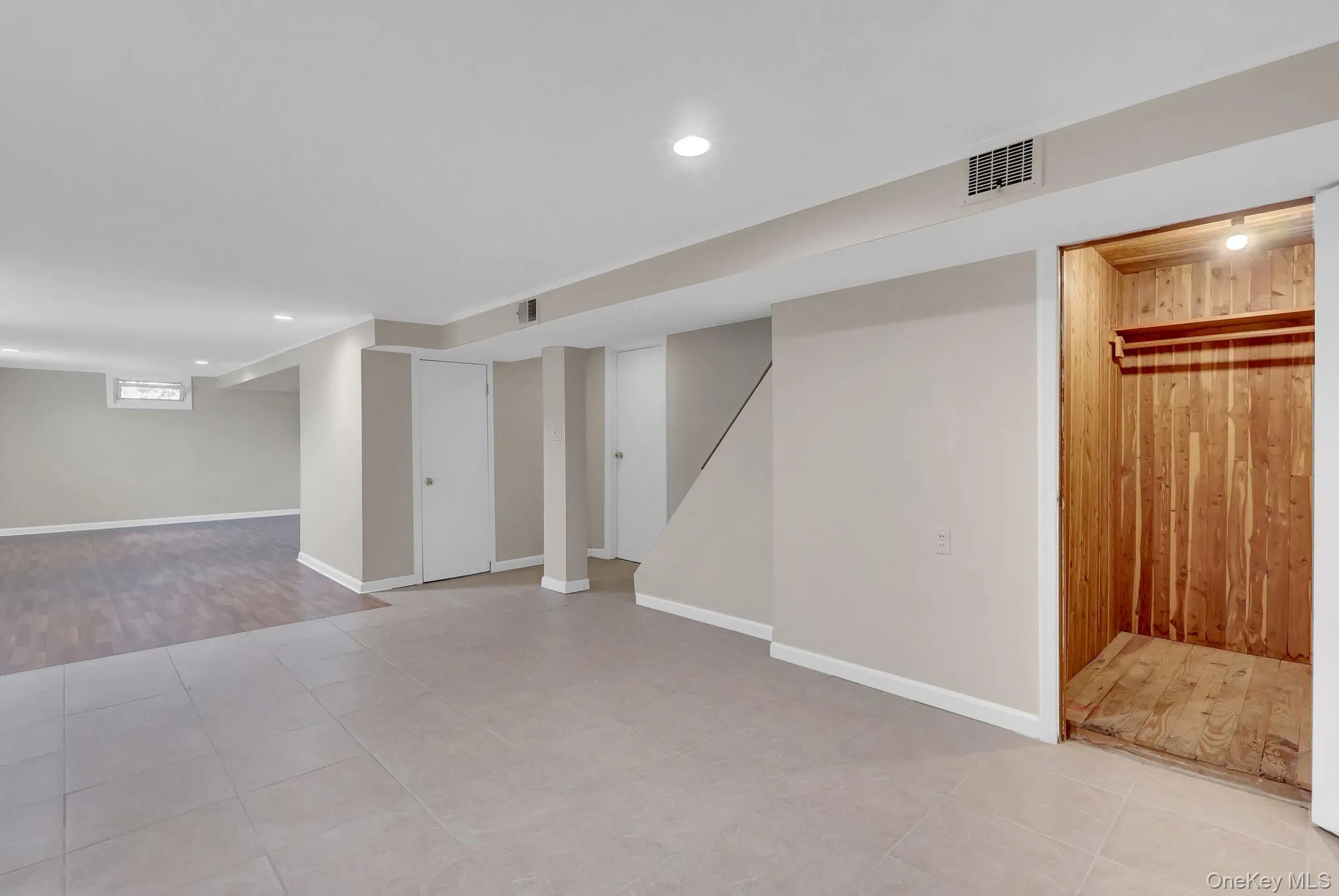 19 Edi Avenue, Oyster Bay, NY, 3 Bedrooms Bedrooms, 6 Rooms Rooms,2 BathroomsBathrooms,Residential Lease,For Rent,Edi,0,1010028 19 Edi Avenue, Oyster Bay, NY, 3 Bedrooms Bedrooms, 6 Rooms Rooms,2 BathroomsBathrooms,Residential Lease,For Rent,Edi,0,1010028