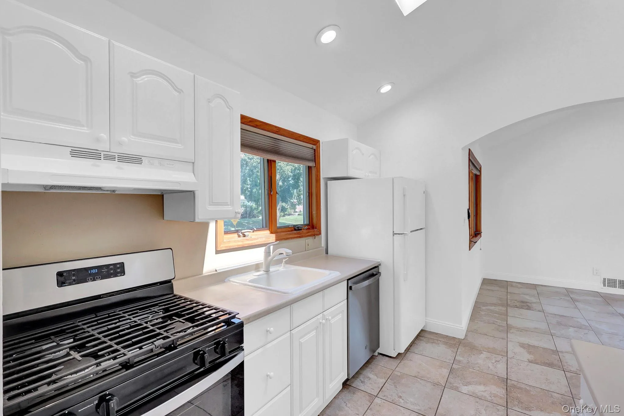 19 Edi Avenue, Oyster Bay, NY, 3 Bedrooms Bedrooms, 6 Rooms Rooms,2 BathroomsBathrooms,Residential Lease,For Rent,Edi,0,1010028 19 Edi Avenue, Oyster Bay, NY, 3 Bedrooms Bedrooms, 6 Rooms Rooms,2 BathroomsBathrooms,Residential Lease,For Rent,Edi,0,1010028