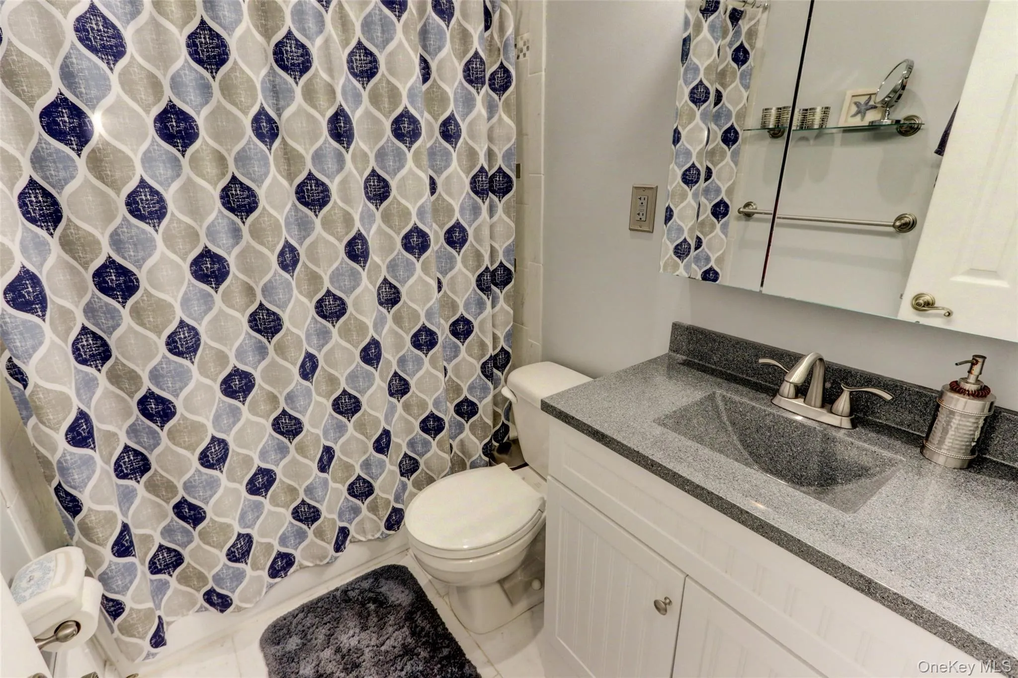 19 Edi Avenue, Oyster Bay, NY, 3 Bedrooms Bedrooms, 6 Rooms Rooms,2 BathroomsBathrooms,Residential Lease,For Rent,Edi,0,1010028 19 Edi Avenue, Oyster Bay, NY, 3 Bedrooms Bedrooms, 6 Rooms Rooms,2 BathroomsBathrooms,Residential Lease,For Rent,Edi,0,1010028