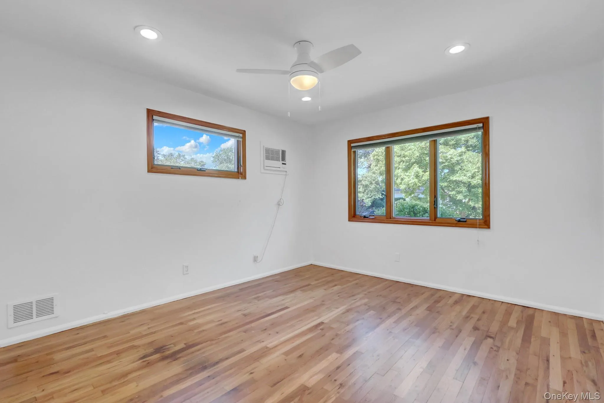 19 Edi Avenue, Oyster Bay, NY, 3 Bedrooms Bedrooms, 6 Rooms Rooms,2 BathroomsBathrooms,Residential Lease,For Rent,Edi,0,1010028 19 Edi Avenue, Oyster Bay, NY, 3 Bedrooms Bedrooms, 6 Rooms Rooms,2 BathroomsBathrooms,Residential Lease,For Rent,Edi,0,1010028