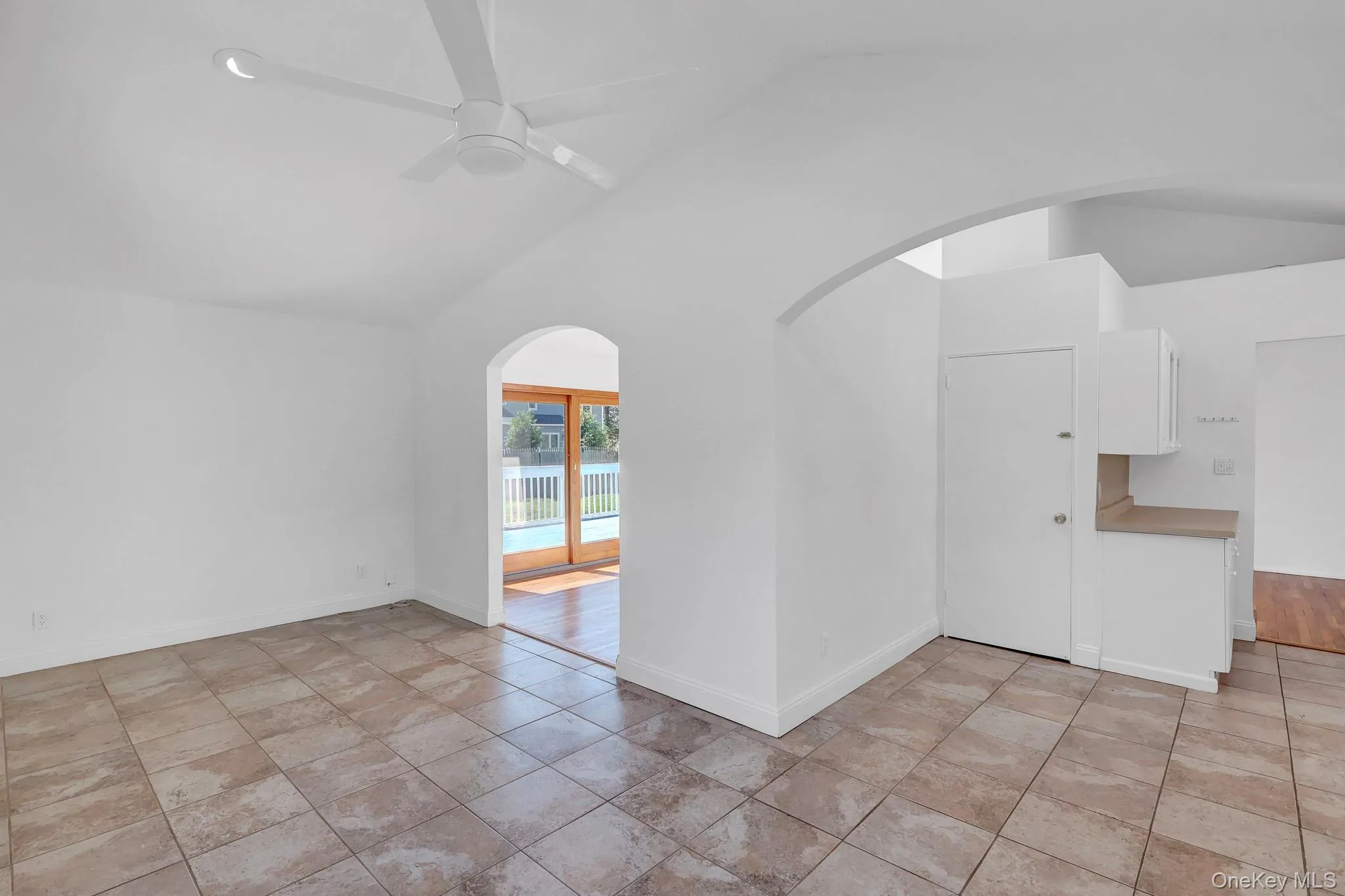 19 Edi Avenue, Oyster Bay, NY, 3 Bedrooms Bedrooms, 6 Rooms Rooms,2 BathroomsBathrooms,Residential Lease,For Rent,Edi,0,1010028 19 Edi Avenue, Oyster Bay, NY, 3 Bedrooms Bedrooms, 6 Rooms Rooms,2 BathroomsBathrooms,Residential Lease,For Rent,Edi,0,1010028