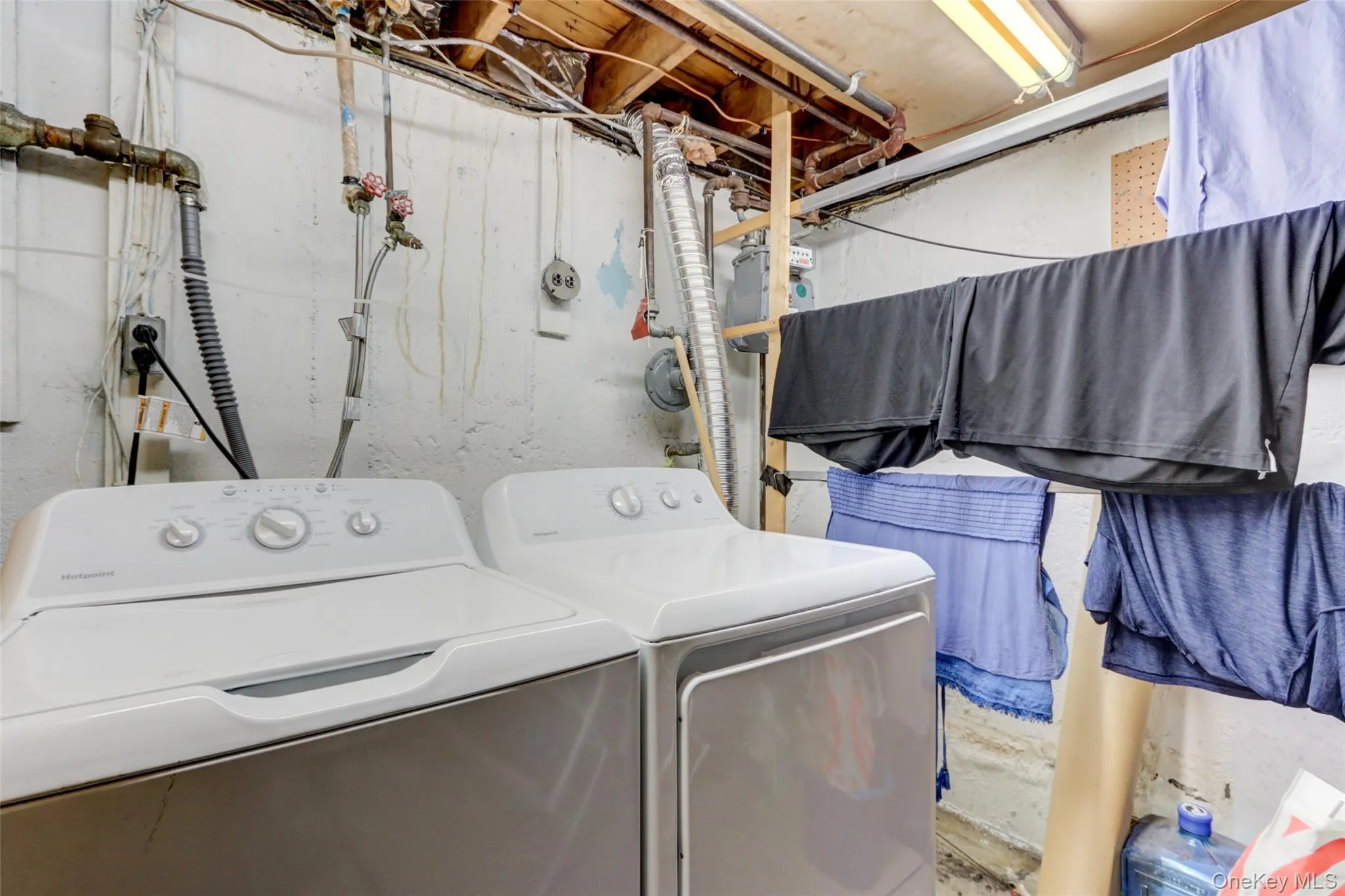 19 Edi Avenue, Oyster Bay, NY, 3 Bedrooms Bedrooms, 6 Rooms Rooms,2 BathroomsBathrooms,Residential Lease,For Rent,Edi,0,1010028 19 Edi Avenue, Oyster Bay, NY, 3 Bedrooms Bedrooms, 6 Rooms Rooms,2 BathroomsBathrooms,Residential Lease,For Rent,Edi,0,1010028