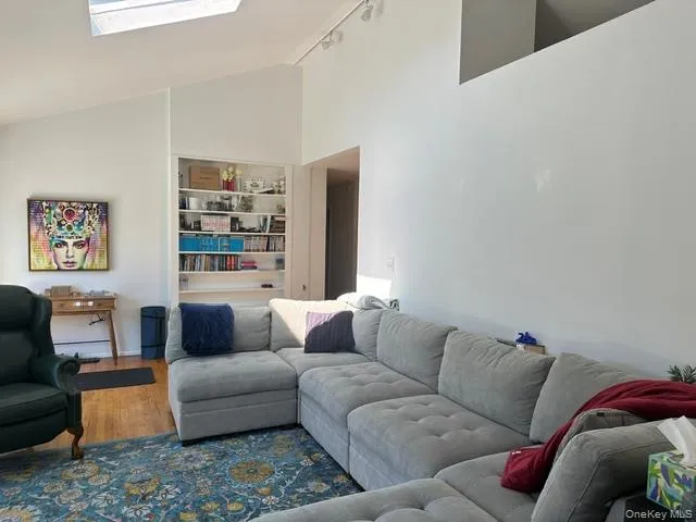 19 Edi Avenue, Oyster Bay, NY, 3 Bedrooms Bedrooms, 6 Rooms Rooms,2 BathroomsBathrooms,Residential Lease,For Rent,Edi,0,1010028 19 Edi Avenue, Oyster Bay, NY, 3 Bedrooms Bedrooms, 6 Rooms Rooms,2 BathroomsBathrooms,Residential Lease,For Rent,Edi,0,1010028