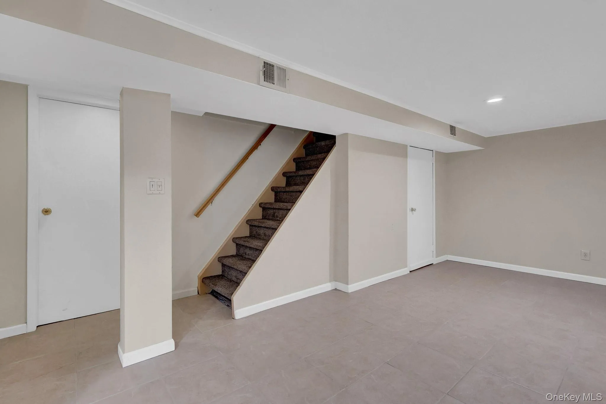 19 Edi Avenue, Oyster Bay, NY, 3 Bedrooms Bedrooms, 6 Rooms Rooms,2 BathroomsBathrooms,Residential Lease,For Rent,Edi,0,1010028 19 Edi Avenue, Oyster Bay, NY, 3 Bedrooms Bedrooms, 6 Rooms Rooms,2 BathroomsBathrooms,Residential Lease,For Rent,Edi,0,1010028