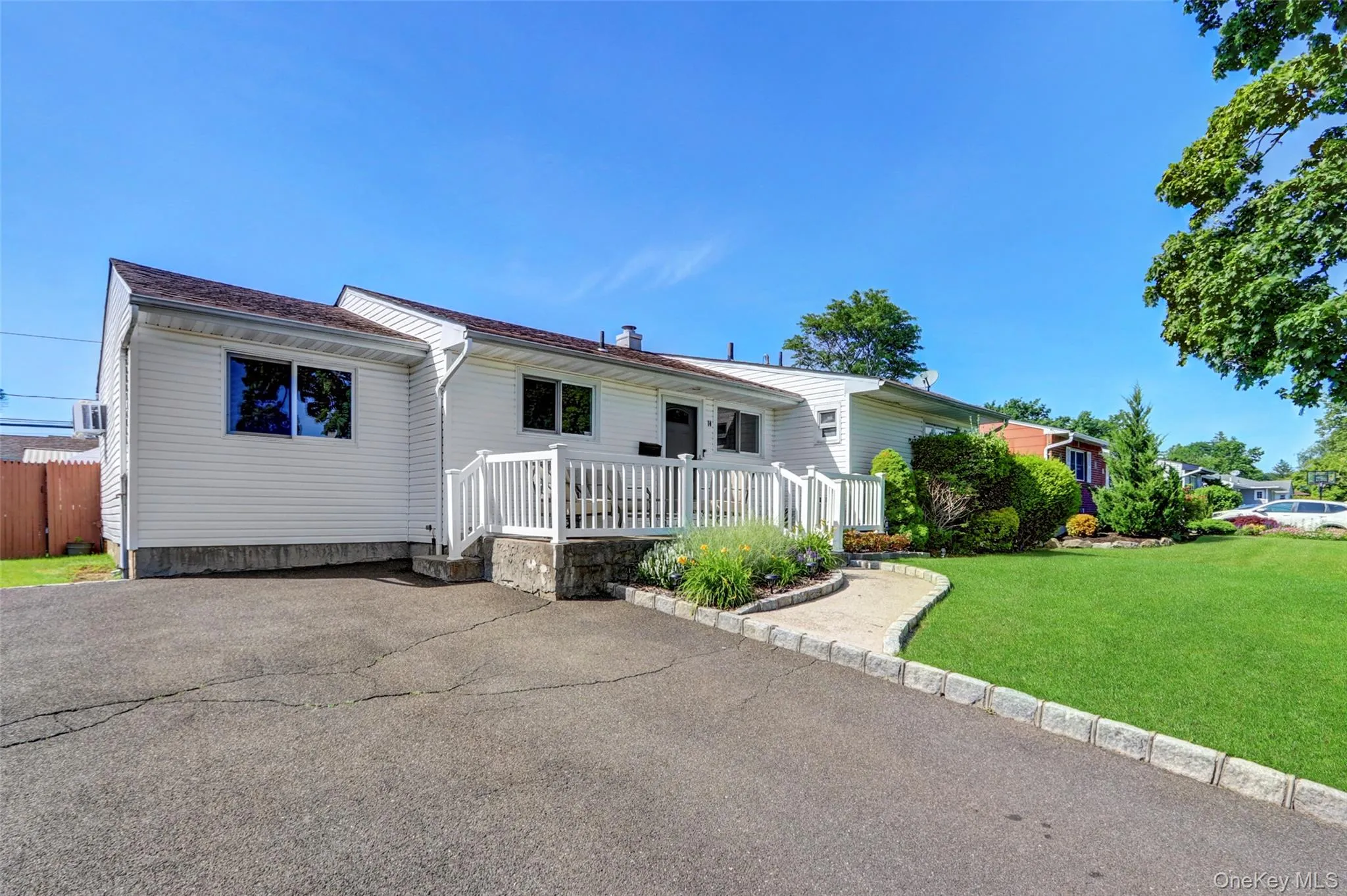 19 Edi Avenue, Oyster Bay, NY, 3 Bedrooms Bedrooms, 6 Rooms Rooms,2 BathroomsBathrooms,Residential Lease,For Rent,Edi,0,1010028 19 Edi Avenue, Oyster Bay, NY, 3 Bedrooms Bedrooms, 6 Rooms Rooms,2 BathroomsBathrooms,Residential Lease,For Rent,Edi,0,1010028