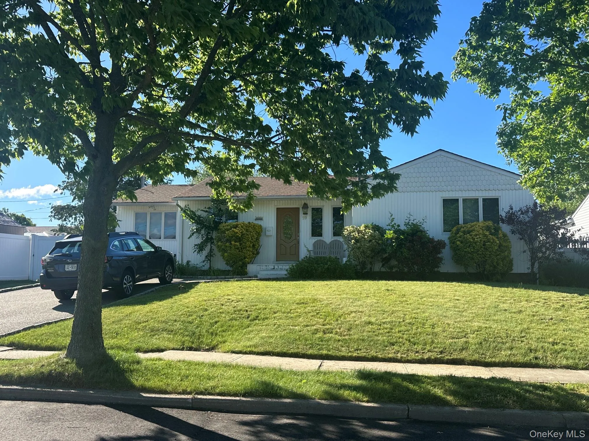 19 Edi Avenue, Oyster Bay, NY, 3 Bedrooms Bedrooms, 6 Rooms Rooms,2 BathroomsBathrooms,Residential Lease,For Rent,Edi,0,1010028 19 Edi Avenue, Oyster Bay, NY, 3 Bedrooms Bedrooms, 6 Rooms Rooms,2 BathroomsBathrooms,Residential Lease,For Rent,Edi,0,1010028