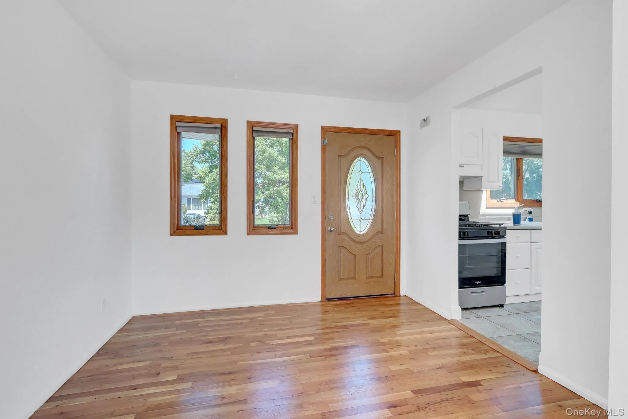 19 Edi Avenue, Oyster Bay, NY, 3 Bedrooms Bedrooms, 6 Rooms Rooms,2 BathroomsBathrooms,Residential Lease,For Rent,Edi,0,1010028 19 Edi Avenue, Oyster Bay, NY, 3 Bedrooms Bedrooms, 6 Rooms Rooms,2 BathroomsBathrooms,Residential Lease,For Rent,Edi,0,1010028