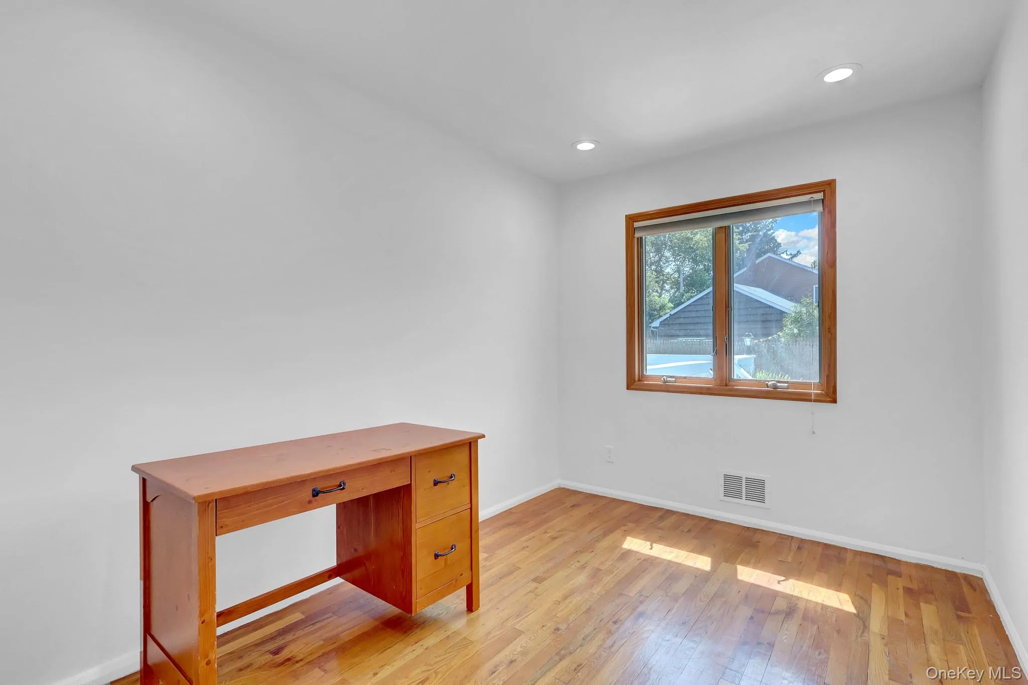 19 Edi Avenue, Oyster Bay, NY, 3 Bedrooms Bedrooms, 6 Rooms Rooms,2 BathroomsBathrooms,Residential Lease,For Rent,Edi,0,1010028 19 Edi Avenue, Oyster Bay, NY, 3 Bedrooms Bedrooms, 6 Rooms Rooms,2 BathroomsBathrooms,Residential Lease,For Rent,Edi,0,1010028