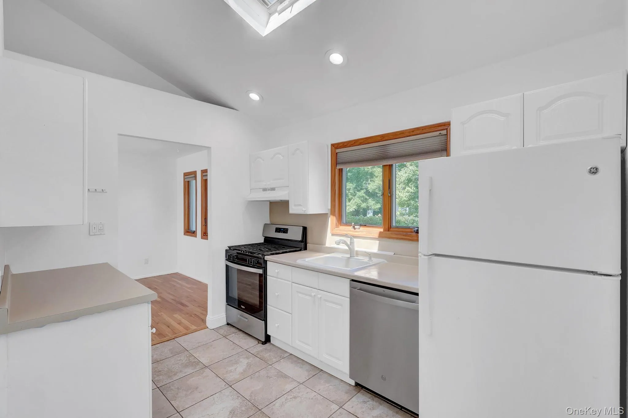 19 Edi Avenue, Oyster Bay, NY, 3 Bedrooms Bedrooms, 6 Rooms Rooms,2 BathroomsBathrooms,Residential Lease,For Rent,Edi,0,1010028 19 Edi Avenue, Oyster Bay, NY, 3 Bedrooms Bedrooms, 6 Rooms Rooms,2 BathroomsBathrooms,Residential Lease,For Rent,Edi,0,1010028