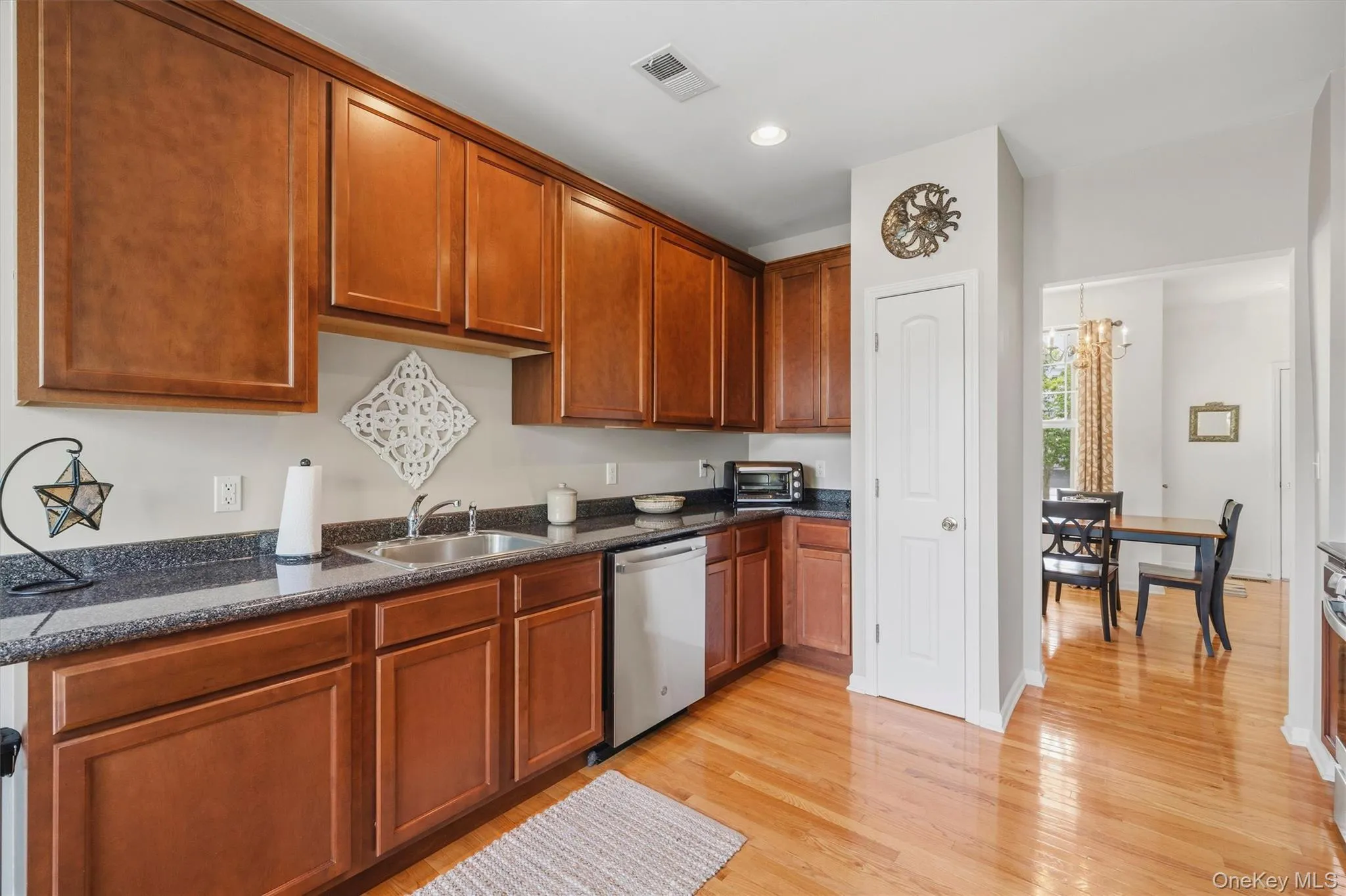 10 Cornwall Lane, Middletown, NY, 3 Bedrooms Bedrooms, 7 Rooms Rooms,2 BathroomsBathrooms,Residential,For Rent,Cornwall,0,1010033 10 Cornwall Lane, Middletown, NY, 3 Bedrooms Bedrooms, 7 Rooms Rooms,2 BathroomsBathrooms,Residential,For Rent,Cornwall,0,1010033