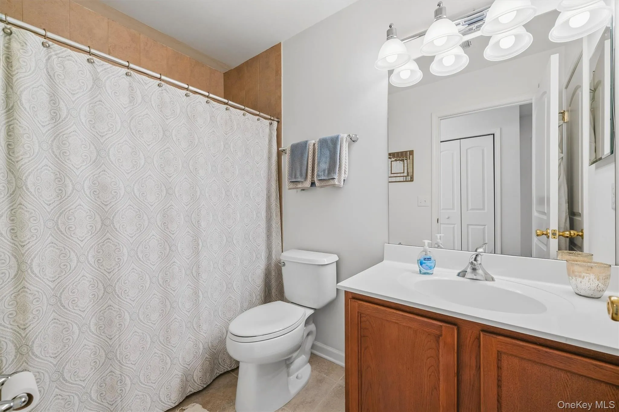 2nd Floor Full Bath 2nd Floor Full Bath