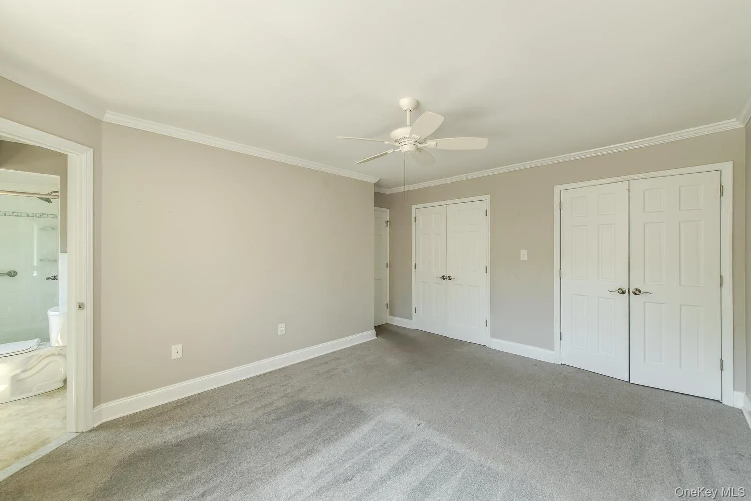 Impressive closet space Impressive closet space