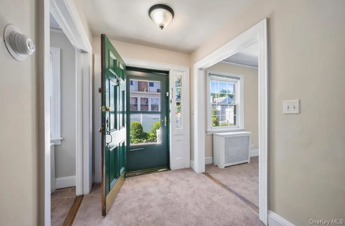 254 Lee Avenue, Yonkers, NY, 3 Bedrooms Bedrooms, 9 Rooms Rooms,1 BathroomBathrooms,Residential,For Rent,Lee,0,1010040 254 Lee Avenue, Yonkers, NY, 3 Bedrooms Bedrooms, 9 Rooms Rooms,1 BathroomBathrooms,Residential,For Rent,Lee,0,1010040