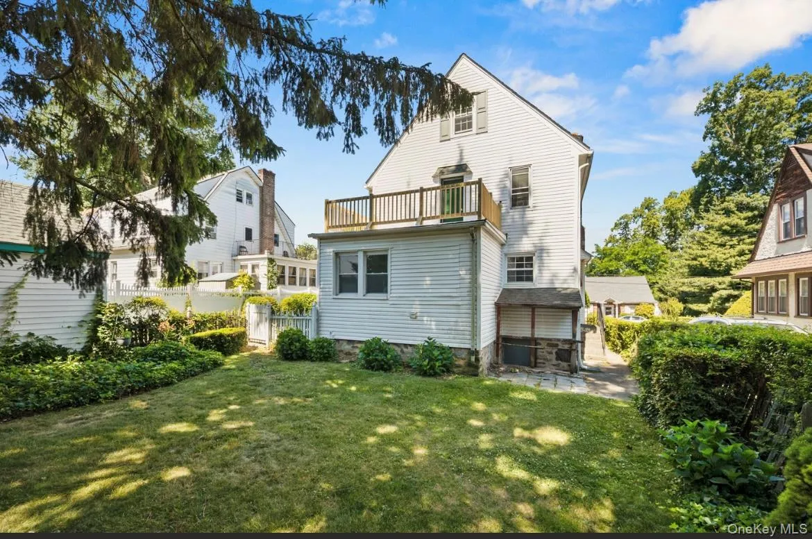 254 Lee Avenue, Yonkers, NY, 3 Bedrooms Bedrooms, 9 Rooms Rooms,1 BathroomBathrooms,Residential,For Rent,Lee,0,1010040 254 Lee Avenue, Yonkers, NY, 3 Bedrooms Bedrooms, 9 Rooms Rooms,1 BathroomBathrooms,Residential,For Rent,Lee,0,1010040