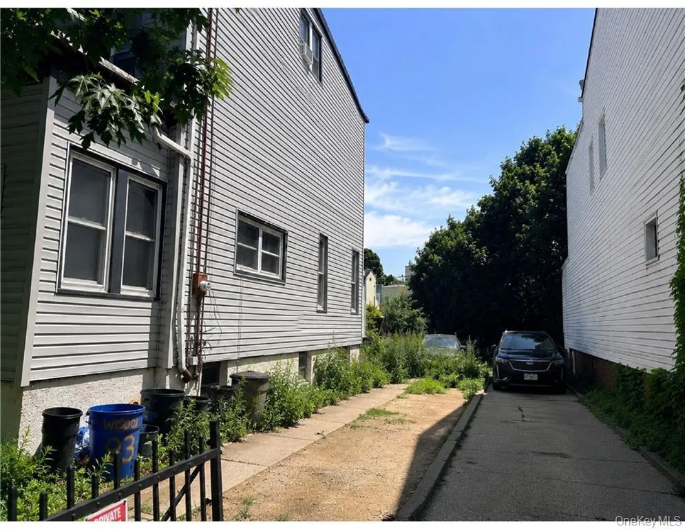 93 Linwood Street, New York, NY, 3 Bedrooms Bedrooms, 7 Rooms Rooms,1 BathroomBathrooms,Residential,For Rent,Linwood,0,1010044 93 Linwood Street, New York, NY, 3 Bedrooms Bedrooms, 7 Rooms Rooms,1 BathroomBathrooms,Residential,For Rent,Linwood,0,1010044