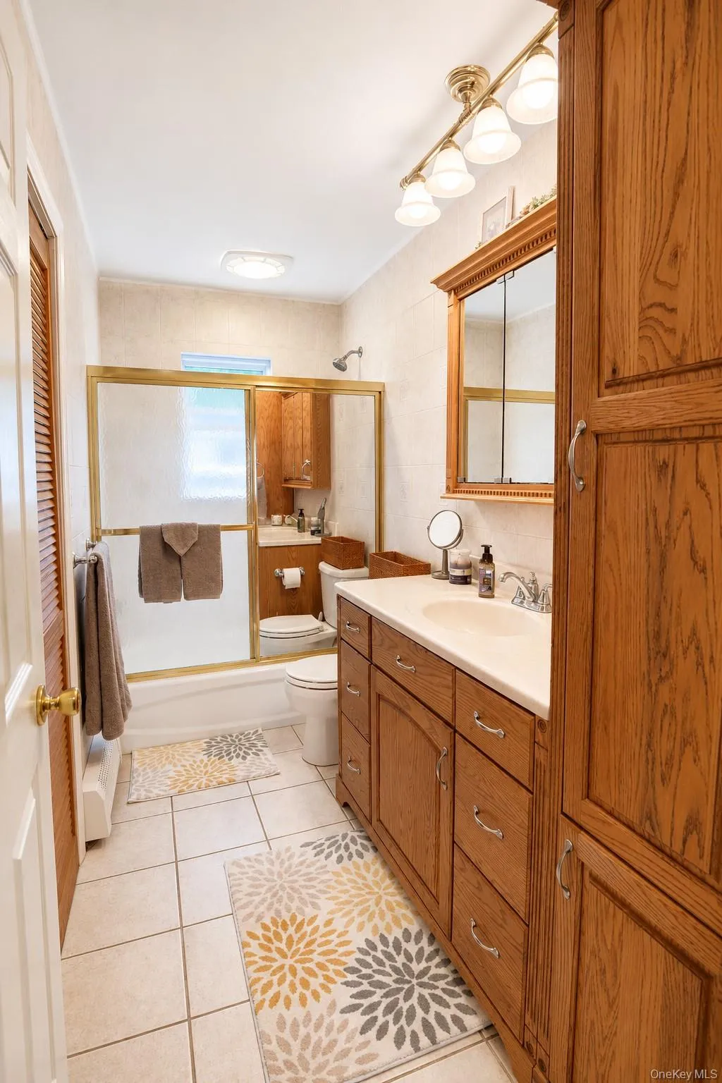 Second floor full bath Second floor full bath