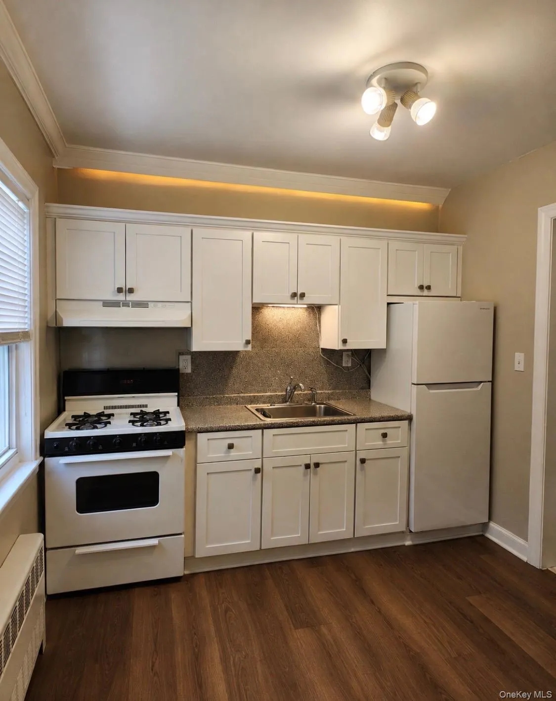 283 Houston Avenue, North Hempstead, NY, 1 Bedroom Bedrooms, 4 Rooms Rooms,1 BathroomBathrooms,Residential Lease,For Rent,Houston,0,1010046 283 Houston Avenue, North Hempstead, NY, 1 Bedroom Bedrooms, 4 Rooms Rooms,1 BathroomBathrooms,Residential Lease,For Rent,Houston,0,1010046