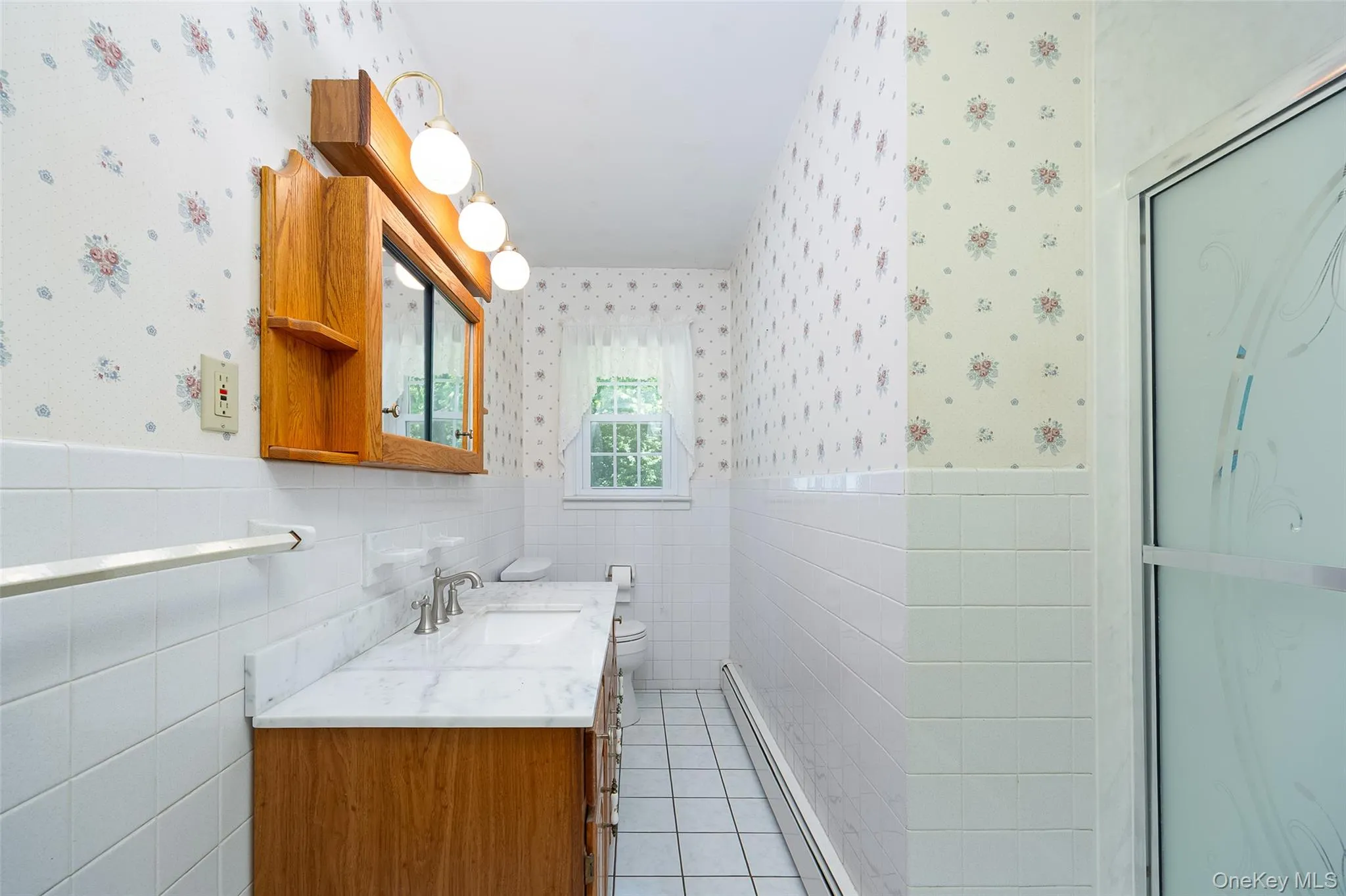 Full bathroom Full bathroom