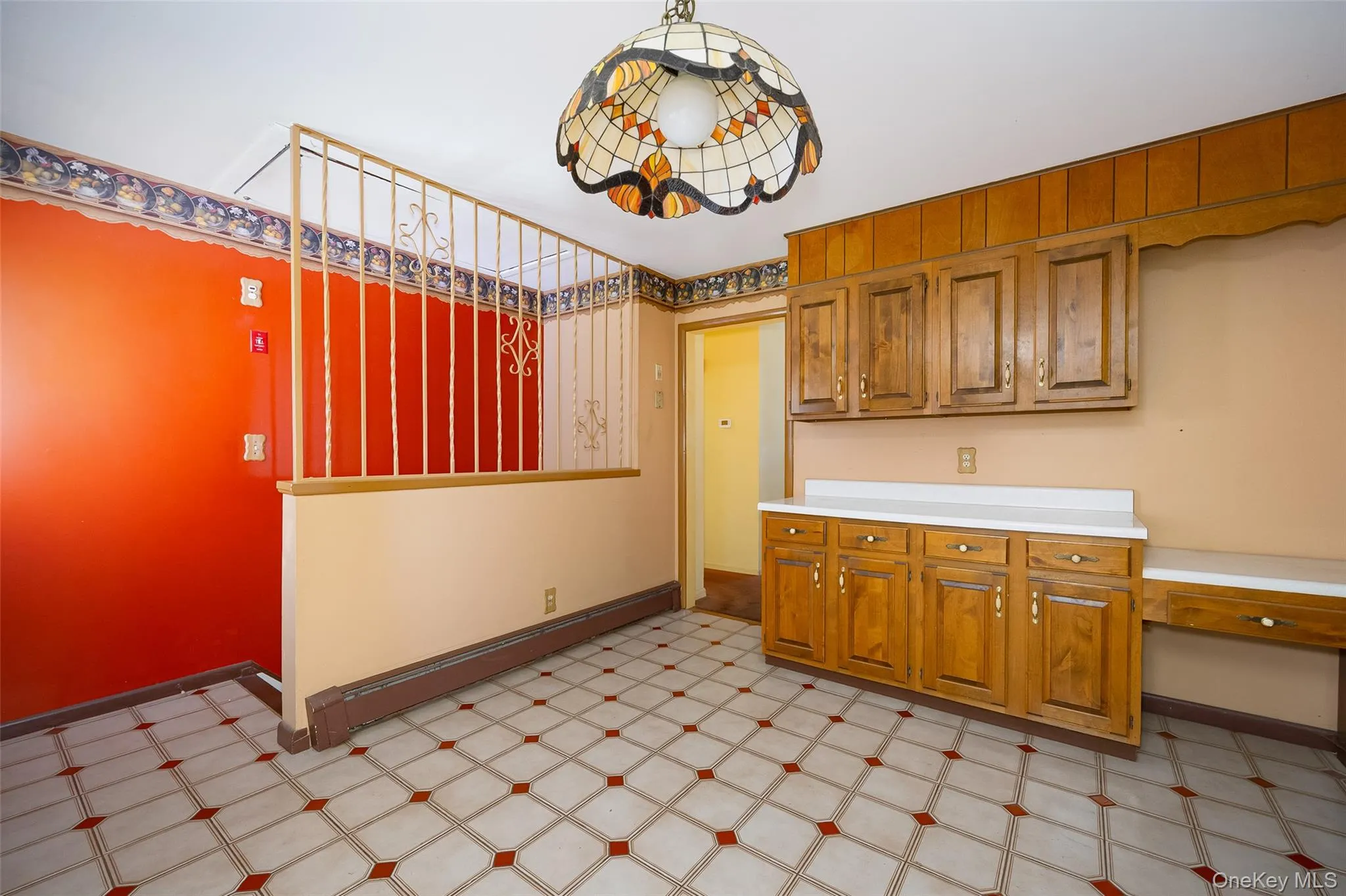 Spacious eat-in kitchen with plenty of cabinetry and counter space Spacious eat-in kitchen with plenty of cabinetry and counter space