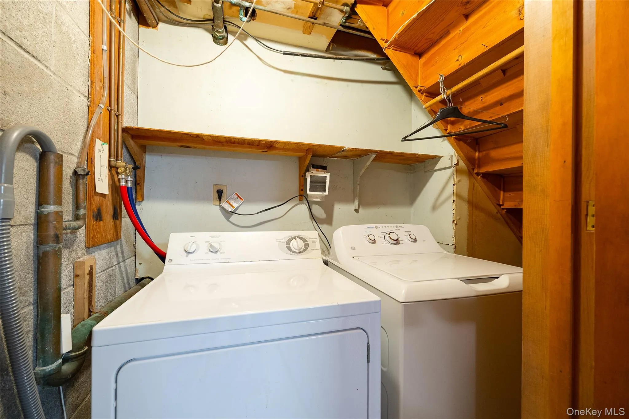89 Edgehill Drive, Wappinger, NY, 3 Bedrooms Bedrooms, 10 Rooms Rooms,1 BathroomBathrooms,Residential,For Rent,Edgehill,0,1010047 89 Edgehill Drive, Wappinger, NY, 3 Bedrooms Bedrooms, 10 Rooms Rooms,1 BathroomBathrooms,Residential,For Rent,Edgehill,0,1010047