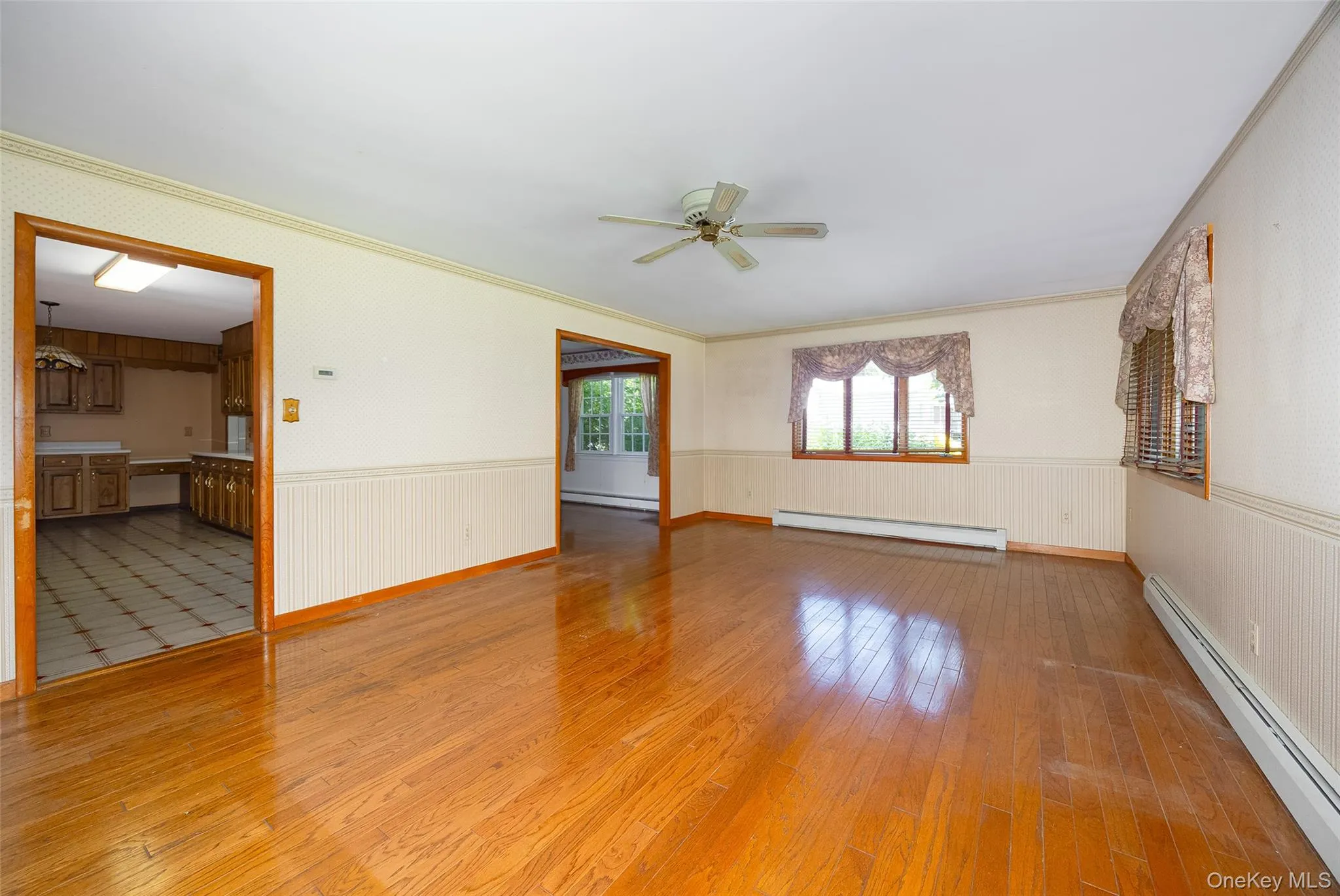 Large family room overlooking the private backyard Large family room overlooking the private backyard