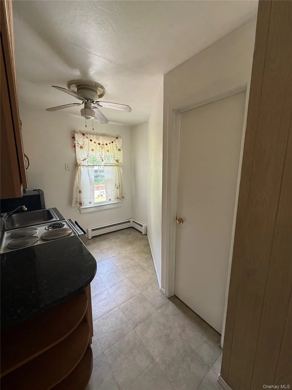15 Ingersoll Street, Huntington, NY, 1 Bedroom Bedrooms, 4 Rooms Rooms,1 BathroomBathrooms,Residential Lease,For Rent,Ingersoll,0,1010063 15 Ingersoll Street, Huntington, NY, 1 Bedroom Bedrooms, 4 Rooms Rooms,1 BathroomBathrooms,Residential Lease,For Rent,Ingersoll,0,1010063