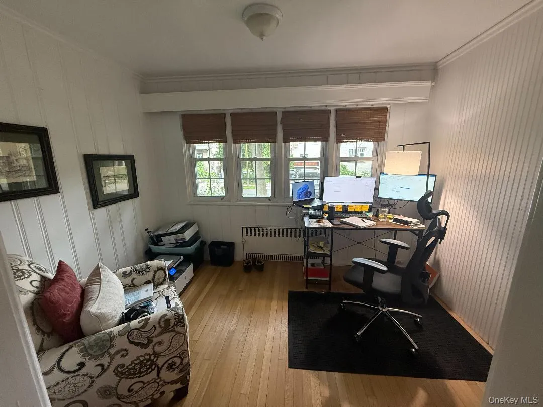 Front den/office Front den/office