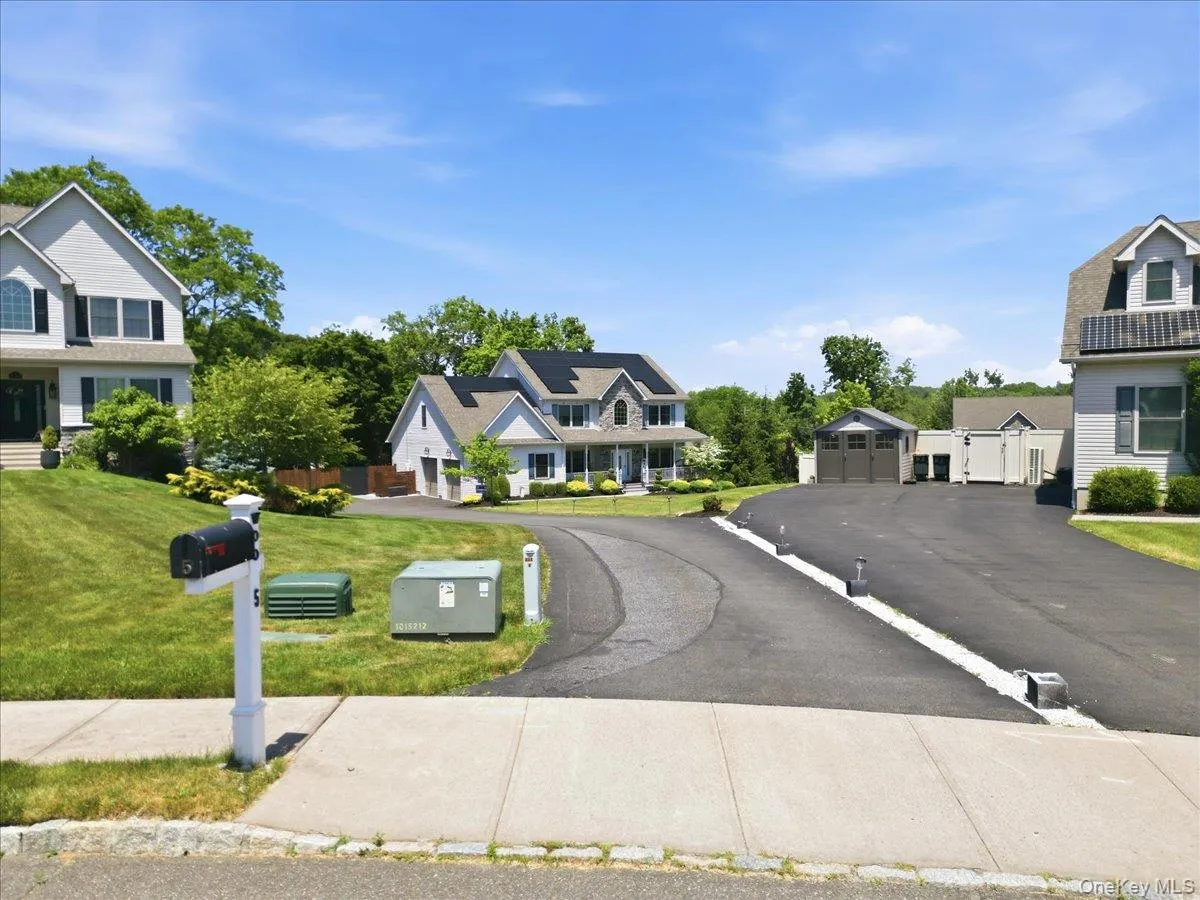 5 Gleneagles Court, Monroe, NY, 5 Bedrooms Bedrooms, 9 Rooms Rooms,3 BathroomsBathrooms,Residential,For Rent,Gleneagles,0,KEY1010068 5 Gleneagles Court, Monroe, NY, 5 Bedrooms Bedrooms, 9 Rooms Rooms,3 BathroomsBathrooms,Residential,For Rent,Gleneagles,0,KEY1010068