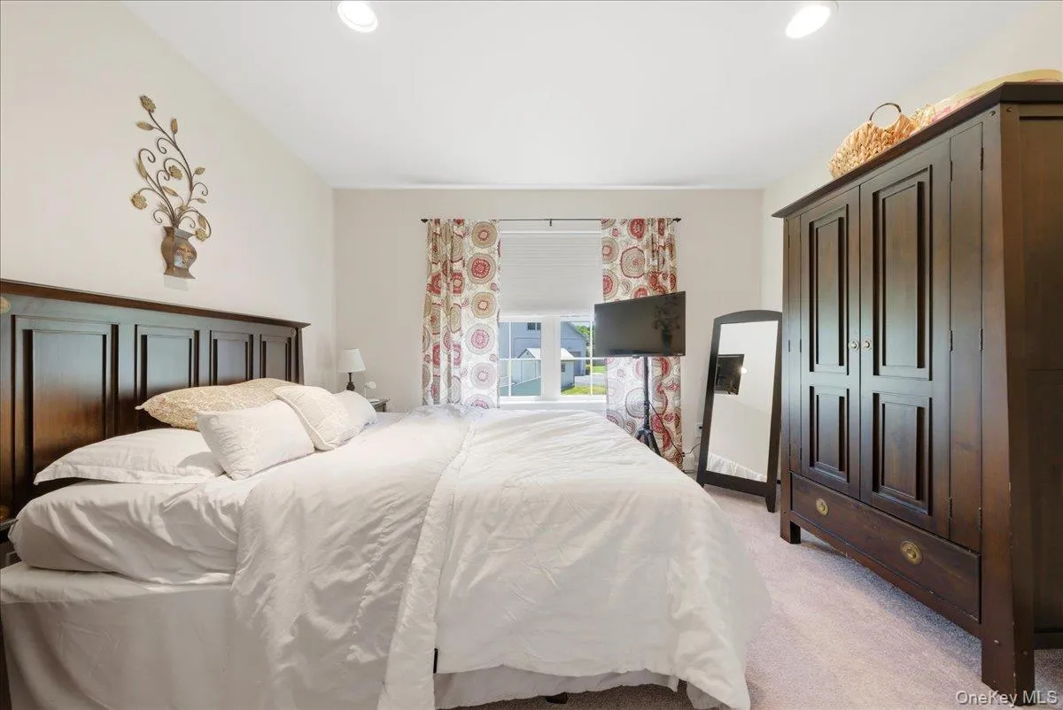 5 Gleneagles Court, Monroe, NY, 5 Bedrooms Bedrooms, 9 Rooms Rooms,3 BathroomsBathrooms,Residential,For Rent,Gleneagles,0,KEY1010068 5 Gleneagles Court, Monroe, NY, 5 Bedrooms Bedrooms, 9 Rooms Rooms,3 BathroomsBathrooms,Residential,For Rent,Gleneagles,0,KEY1010068