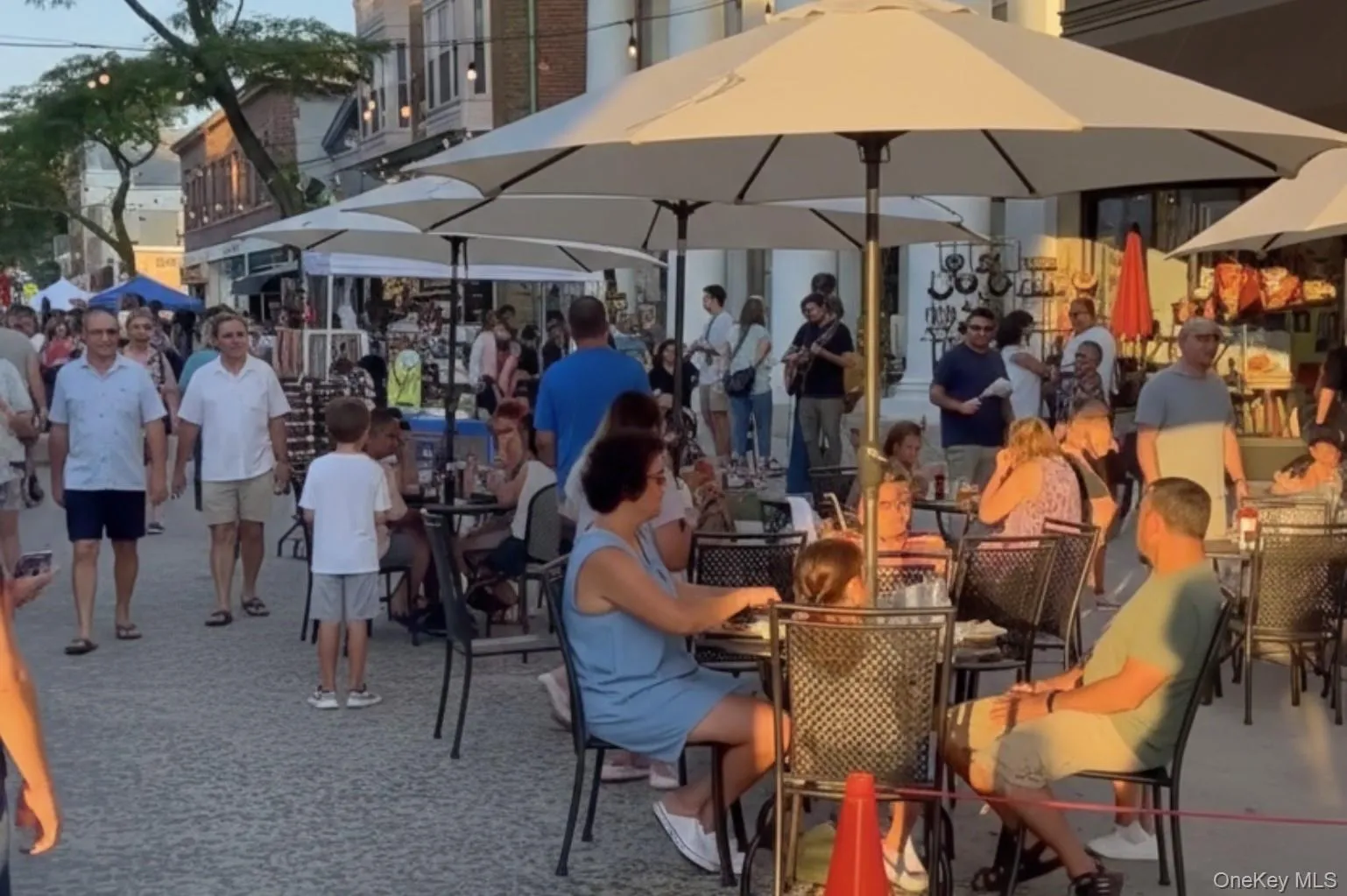 Summer Events on Main Street in Northport Summer Events on Main Street in Northport