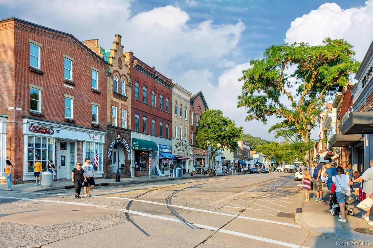 Village Restuarants, Shops, Art Galleries and More! Village Restuarants, Shops, Art Galleries and More!